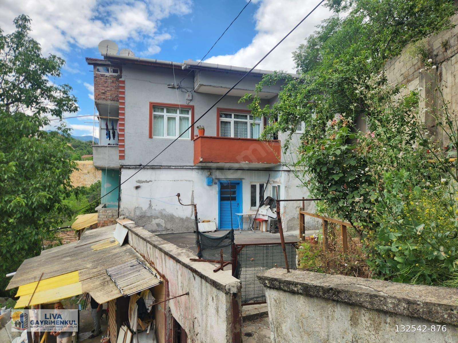 KARABÜK YEŞİL MAHALLEDE MÜSTAKİL BİNADA SATILIK 2+1 DAİRE