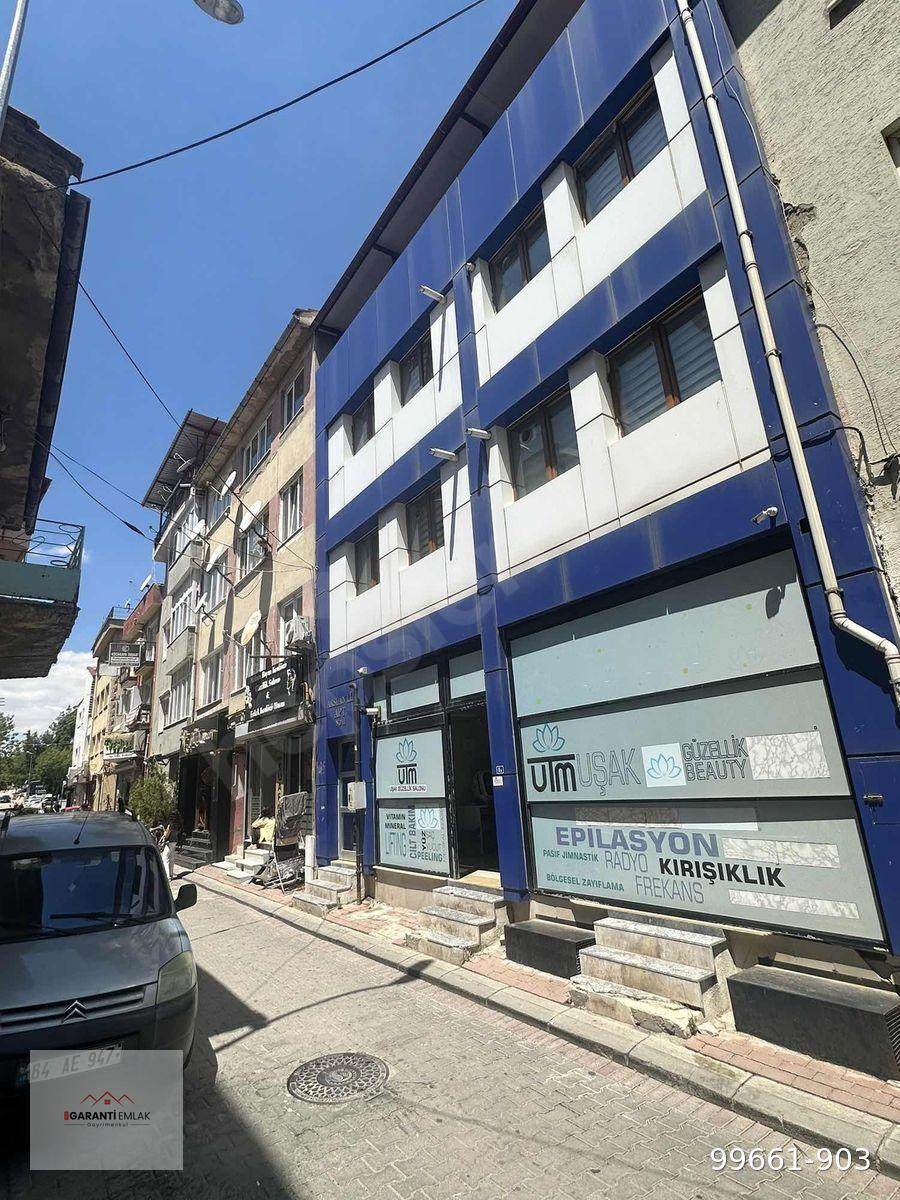Uşak,Merkez,Durak mah,ismetpaşa cad 10m kiralık 2+1 60 m2 Eşyalı