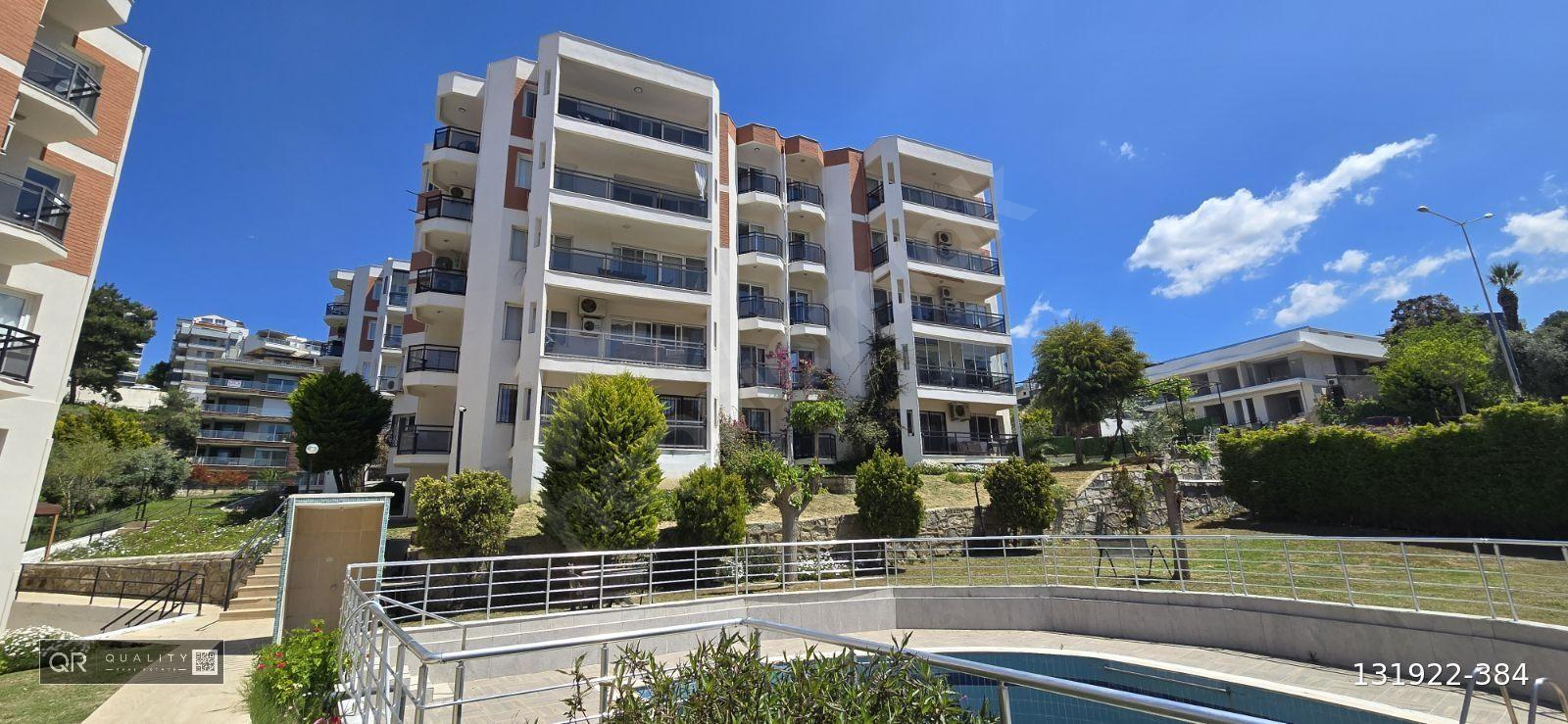 Egemarin sitesinde deniz manzaralı 4+1 satılık daire