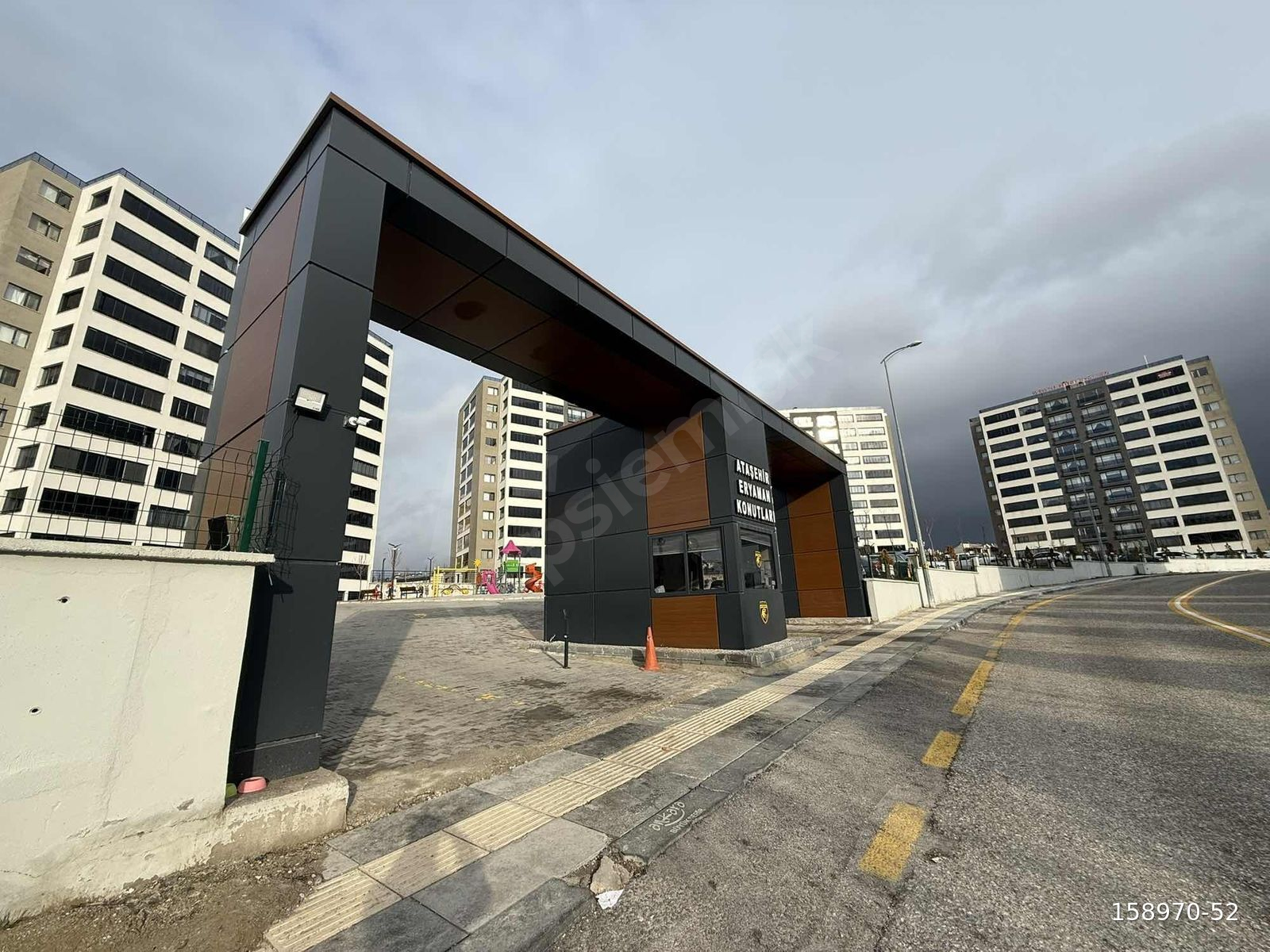ATAŞEHİR ERYAMAN'DA ULTRA LÜKS SATILIK 4+1 DAİRE