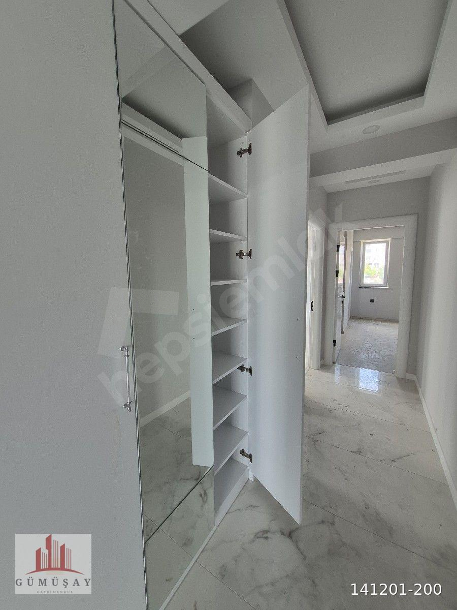 ESENEVLER MAHALLESİNDE TRAMWAYA YAKIN EBEVEYN BANYOLU 2+1 DAİRE