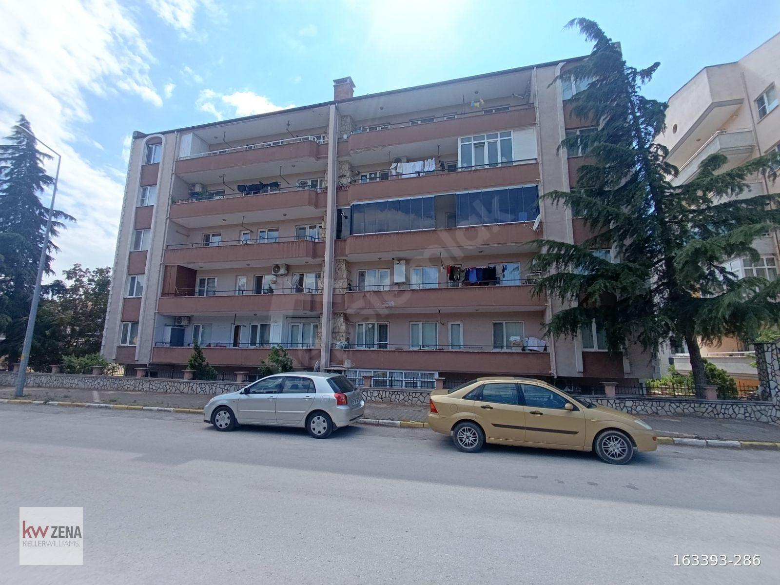 Bahçelievler'de Asansörlü Ara Kat | Ebeveyn Banyolu 3+1
