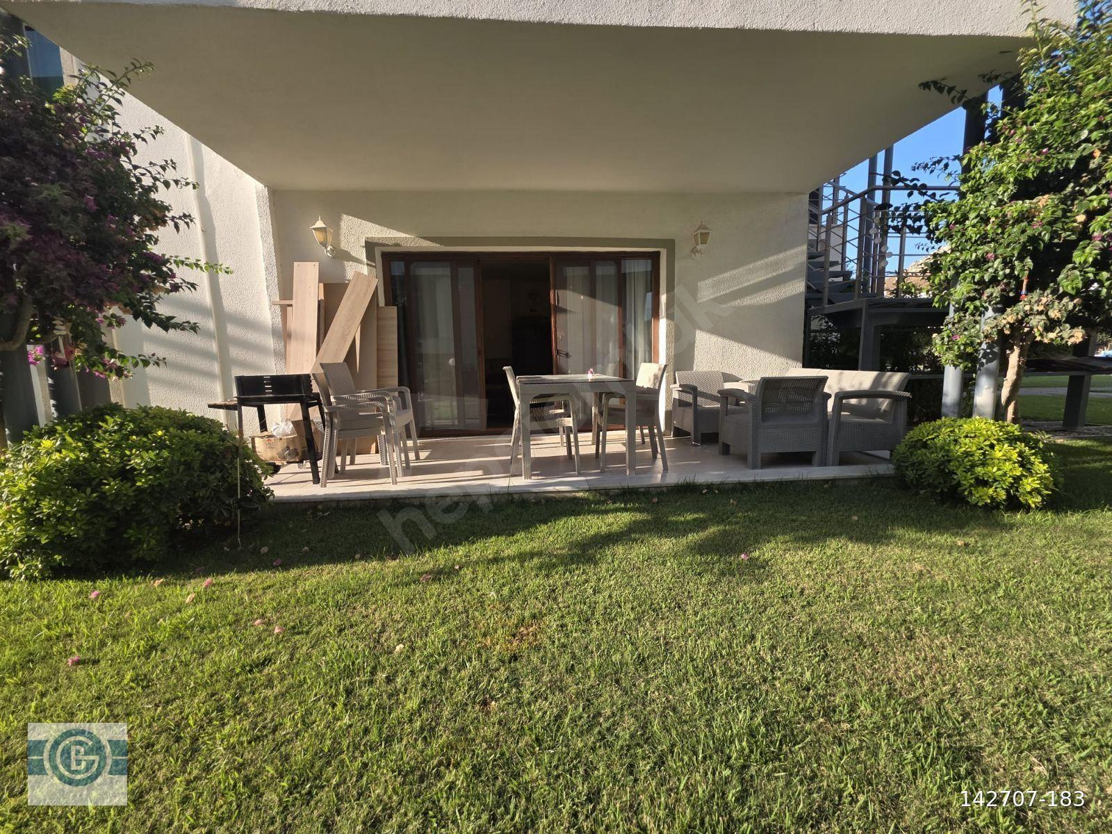Bodrum Turgutreis Denize Sıfır Sitede 3+1 Bahçe Katı Daire