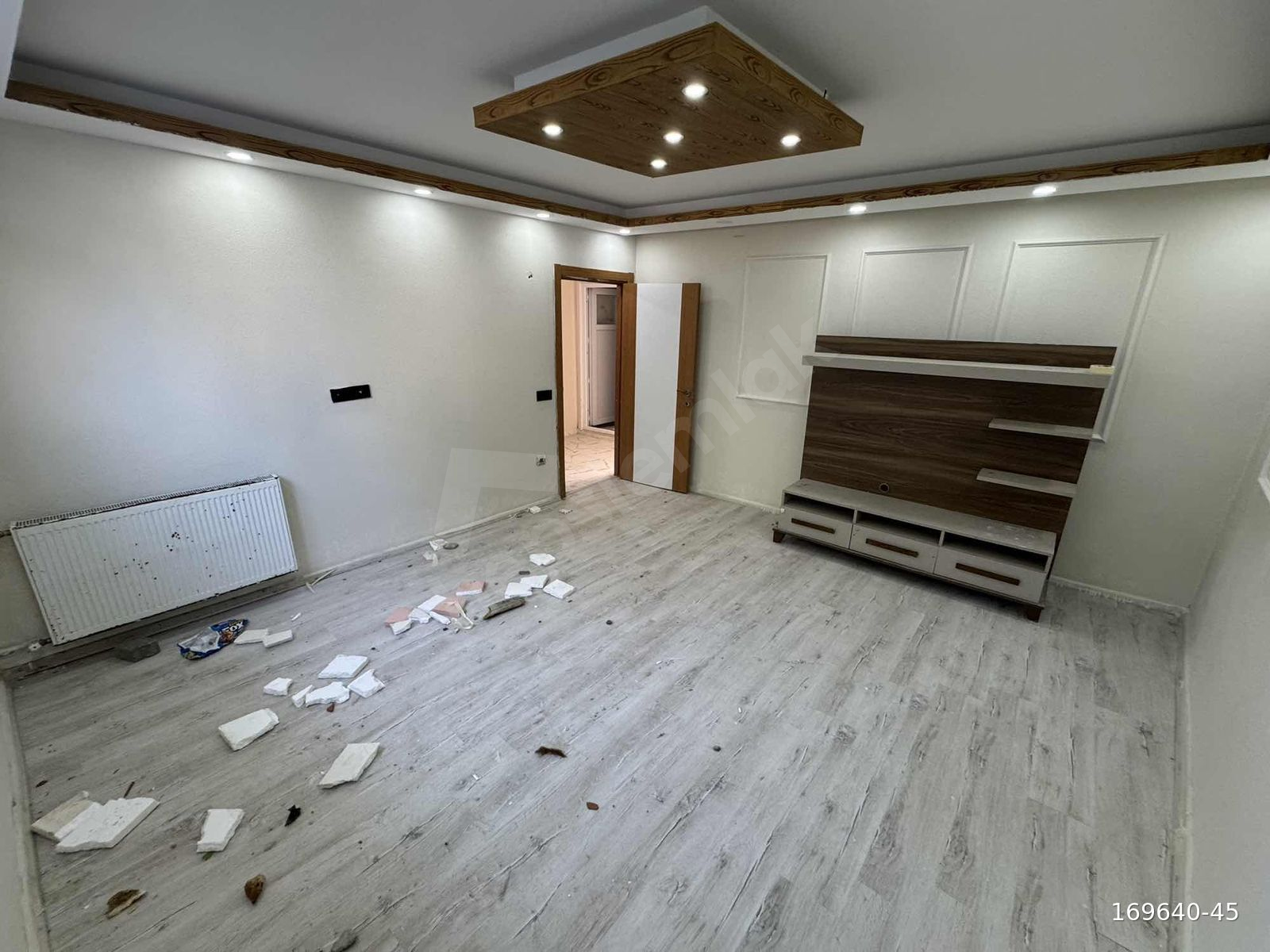 2+1 Geniş 90 m² 5 Yıllık Bina Bahçe Katı Bahçeli Caddeye Yakın