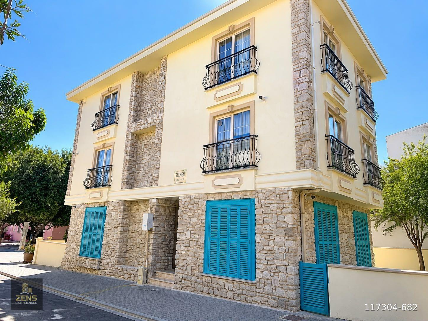 ZENS'DEN EMNİYET ARKASI ALAÇATI EVLERİNDE BAHÇEKATI 1+1 DAİRE