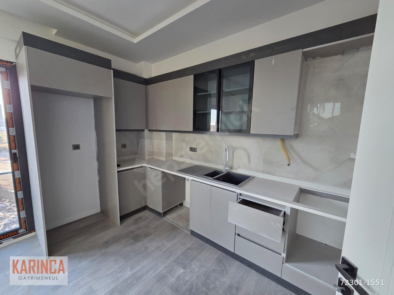 KARINCA'DAN ESKİ MEZİTLİ'DE YERDEN ISITMALI HAVUZLU SİTE İÇİ 2+1
