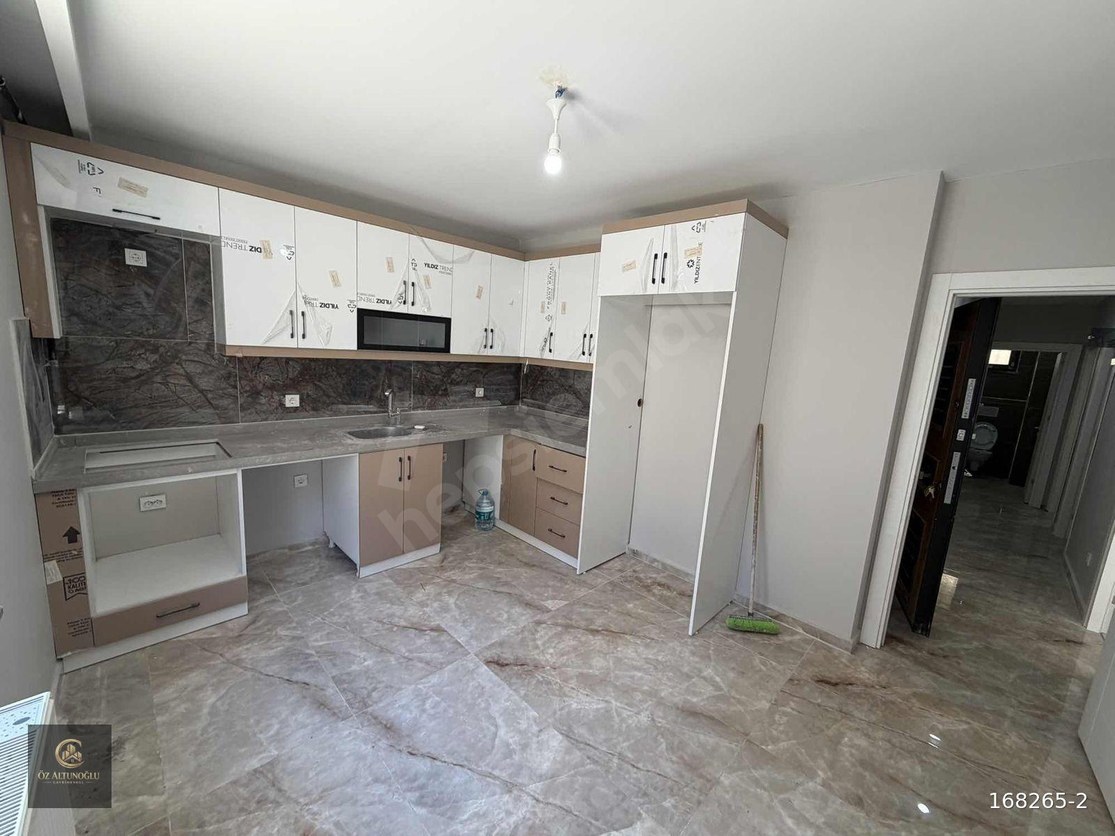 CADDE DİBİNDE LÜKS 3+1 BAHCE KATI DAİRE