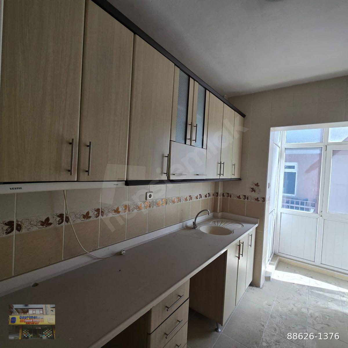 Keçiören Kızlarpınarı Cadde Üzeri 3+1 Orta Kat Kuyubaşında