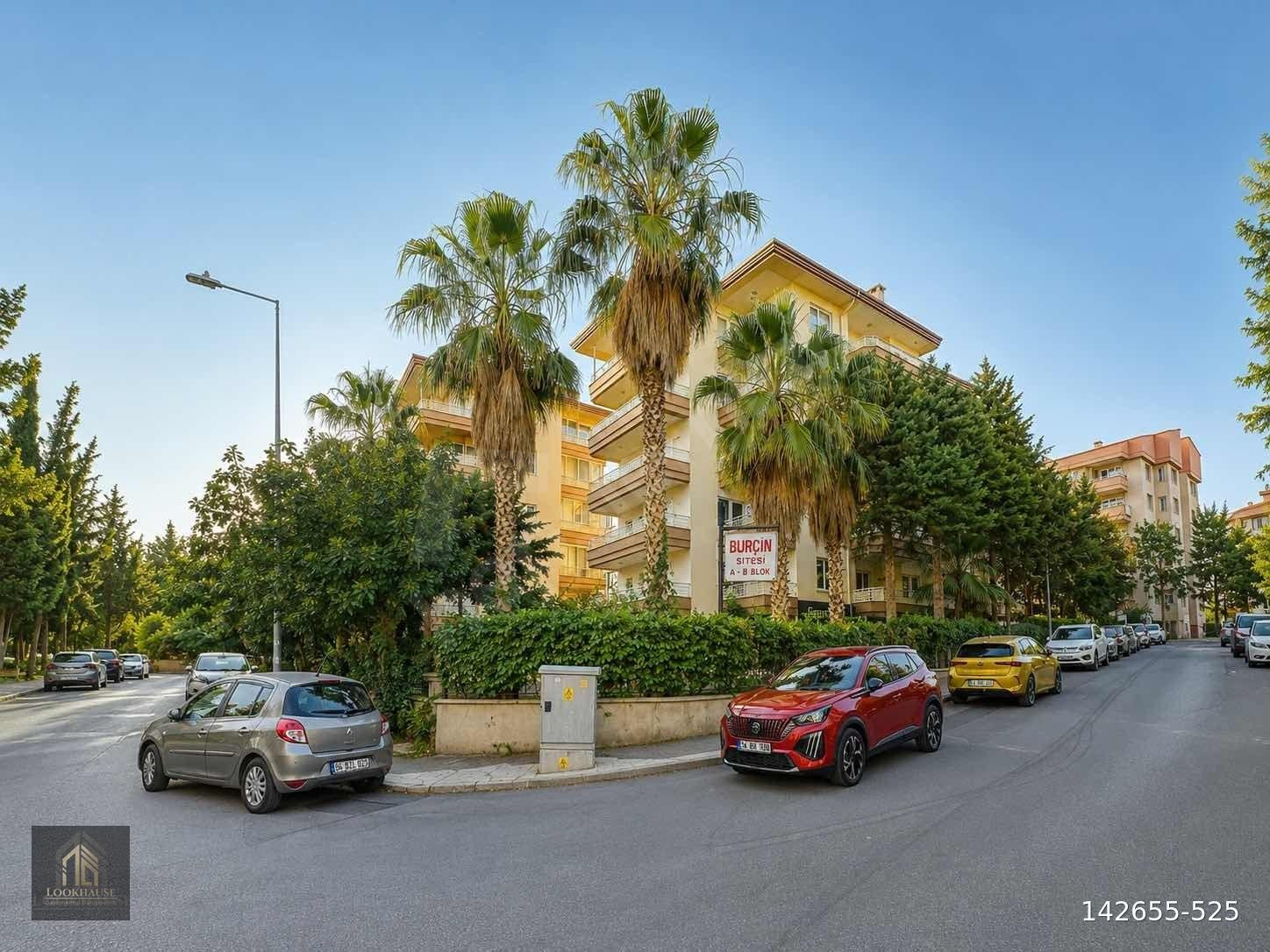 LOOKHAUSE FSM METRO VE ACIBADEM YAKINI SATILIK 4+1 GENİŞ DAİRE