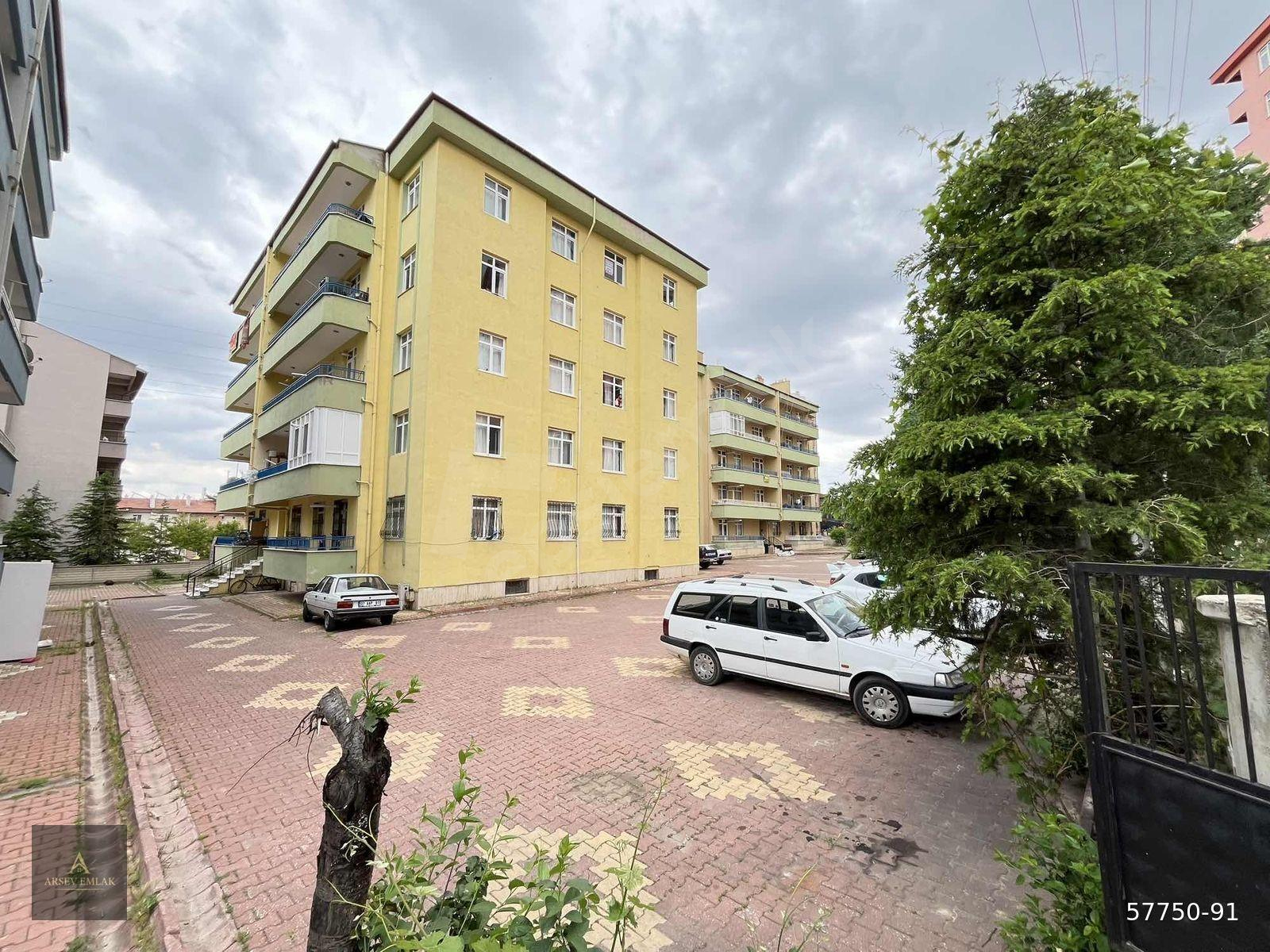 SELÇUK ÜNİVERSİTESİ KARŞISINDA KİRALIK 3+1 DAİRE