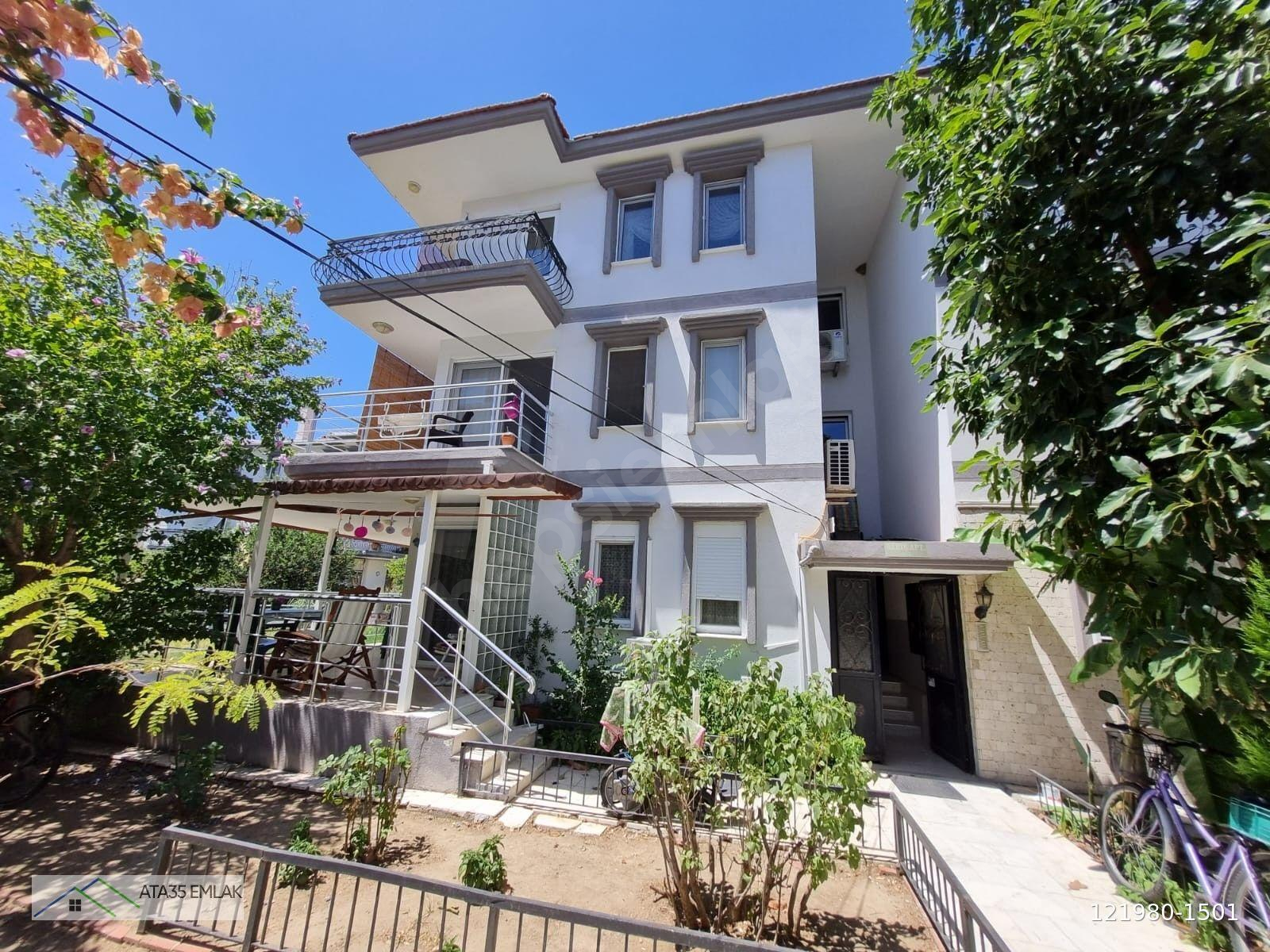ATA 35 EMLAK FOÇA MERKEZ DE SATILIK 3+1 TADİLATLI BAKIMLI DAİRE