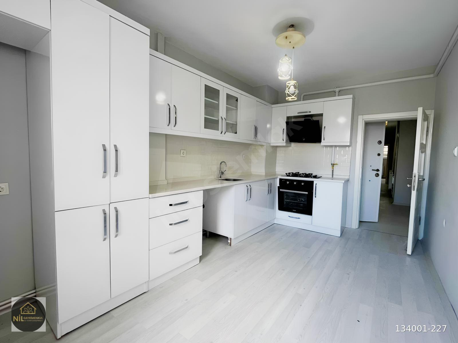 NİL GAYRİMENKUL'DEN GEMİLER ÇEKEĞİ MAH. KİRALIK 135m2 3+1 DAİRE