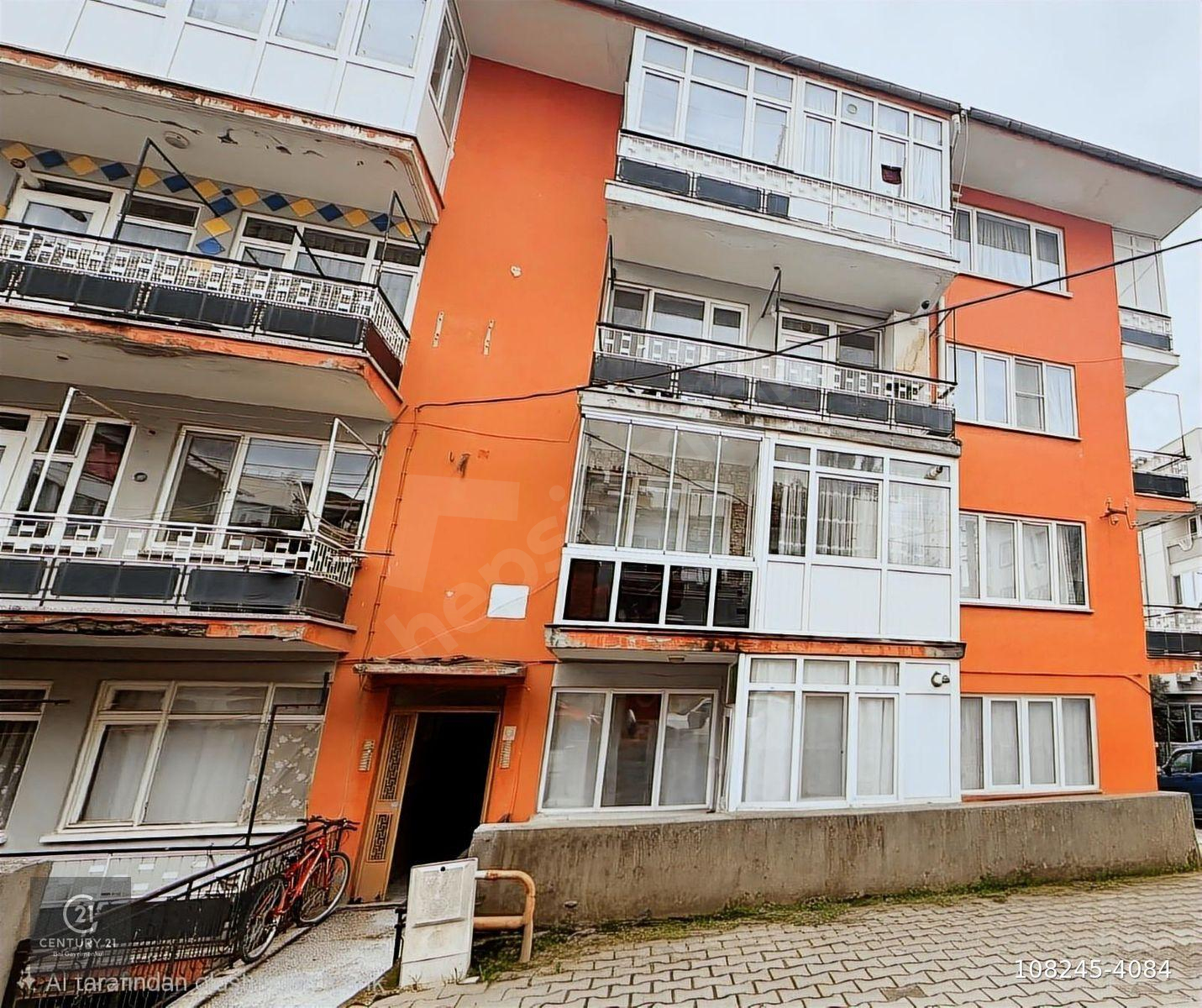 C 21 Baldan Ali Hikmet Paşa Mahallesinde 2+1 Satılık Daire