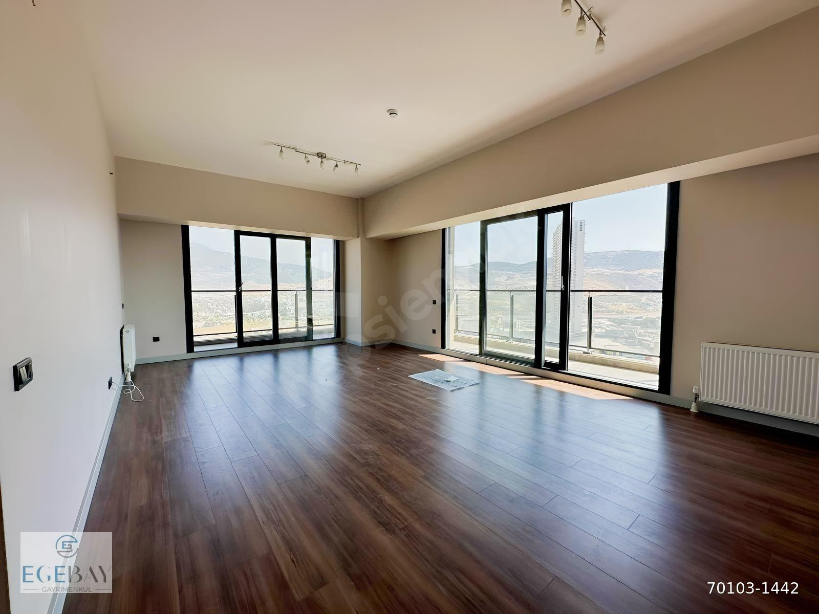 İKON TOWER KAPALI MUTFAKLI BÜYÜK TİP KİRALIK 3+1 LÜX DAİRE