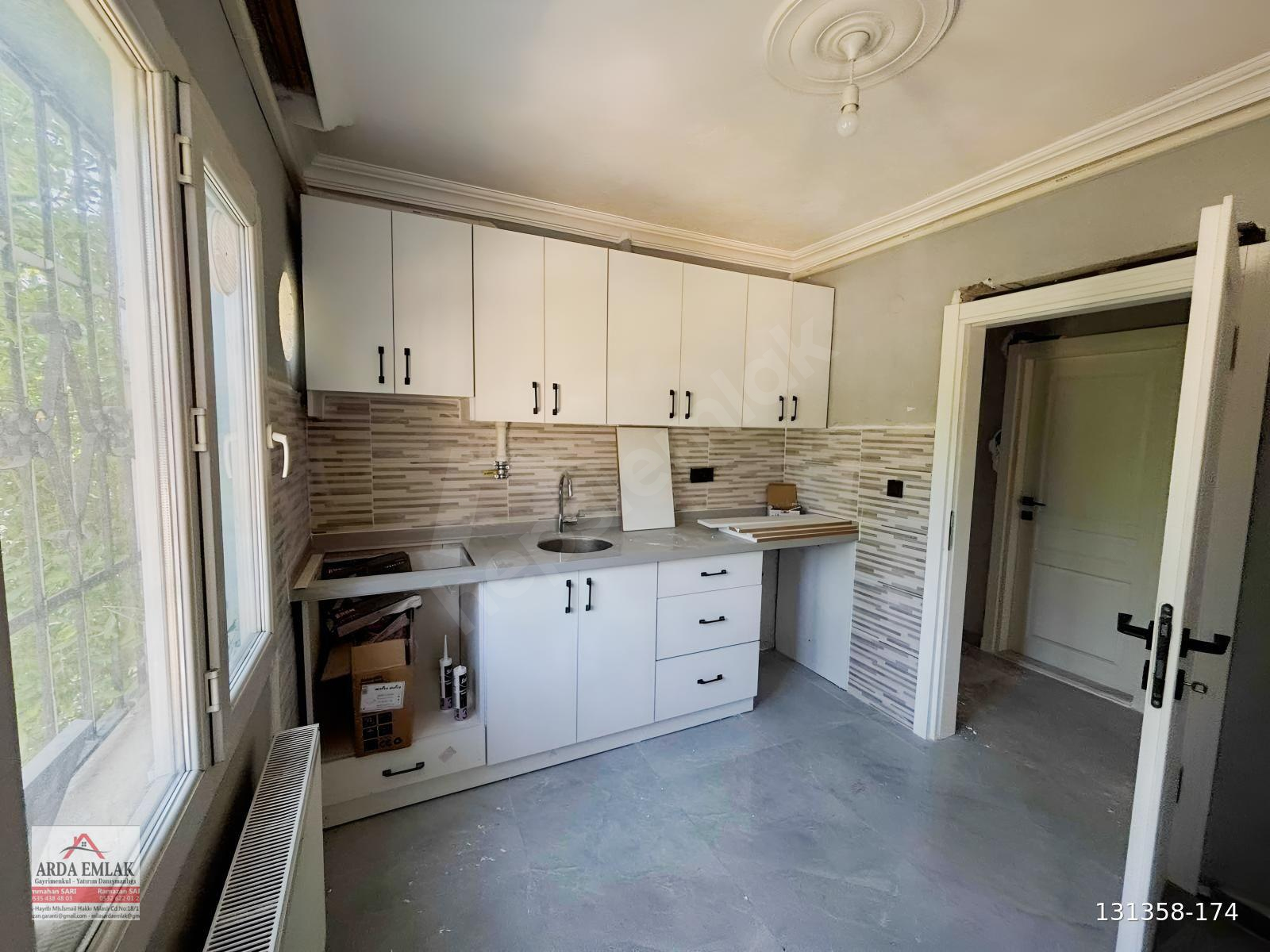 Milas Akkent Sitesi'nde yenilenmiş 3+1 daire