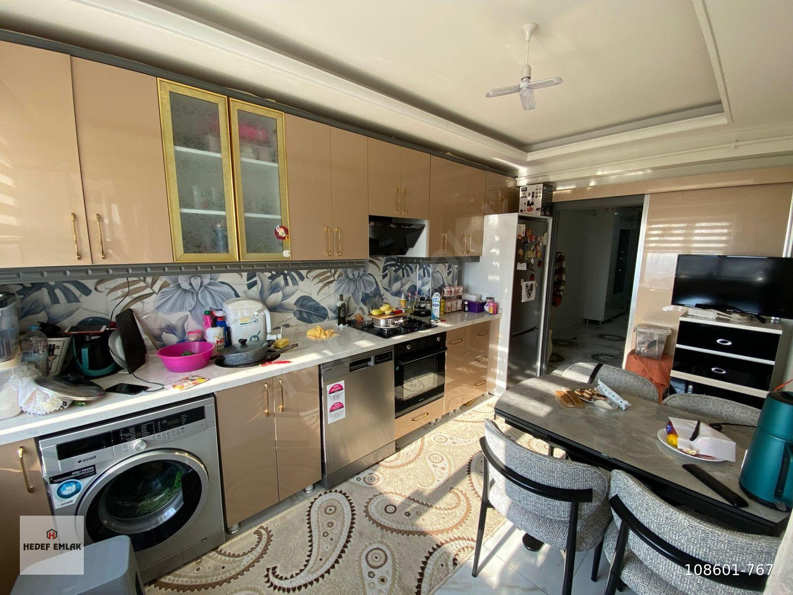 **HEDEF EMLAK`TAN 3+1 ASANSÖRLÜ ARA KAT MASRAFSIZ CEPHELERİ AÇIK FIRSAT DAİRE**