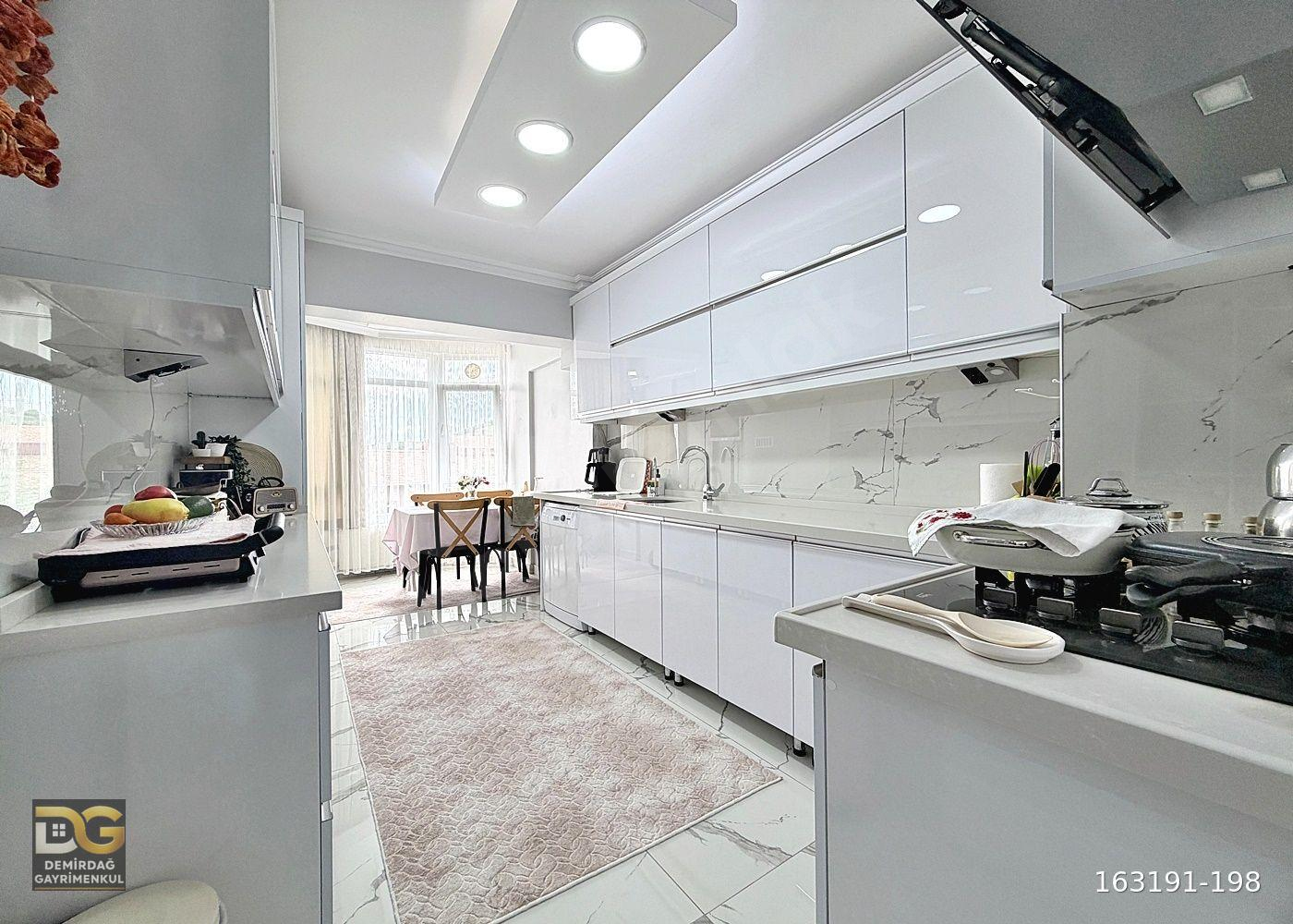 CADDE ÜZERİNDE 3+1 FUL YAPILI SATILIK DAİRE DEMİRDAĞ GAYRİMENKUL