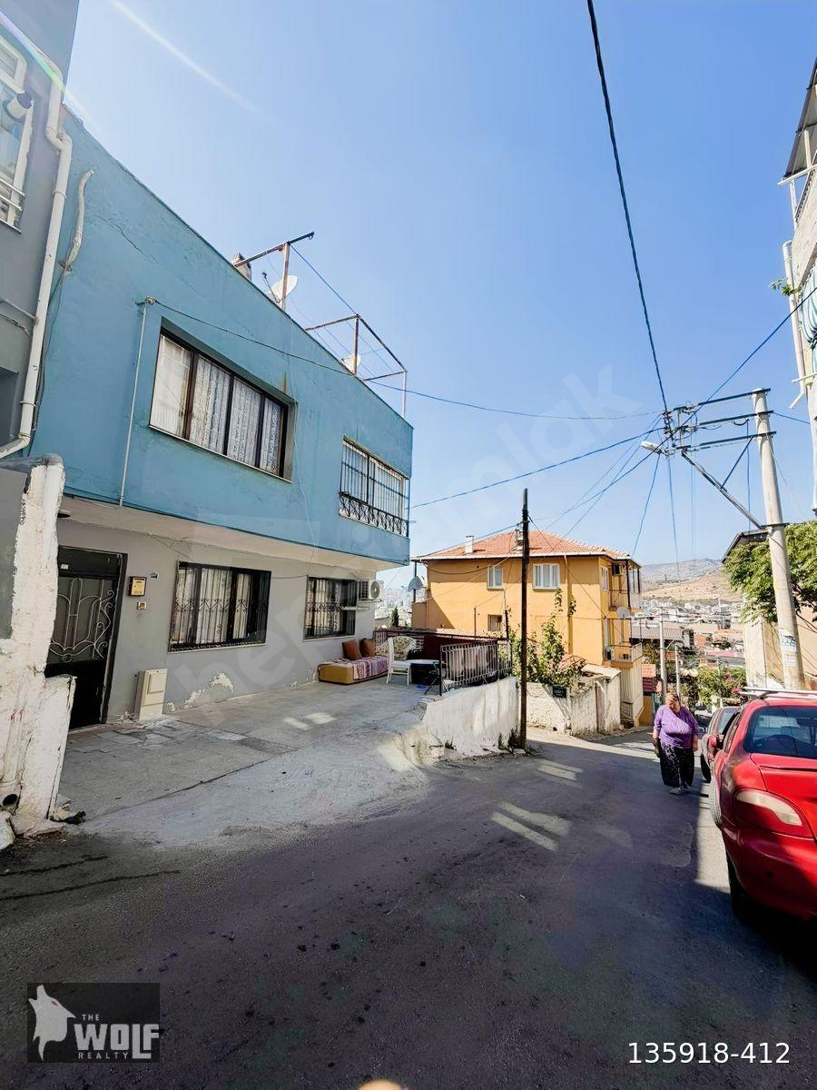 Bayraklıda Satılık Bina Emek Mahallesinde Tam Müstakil