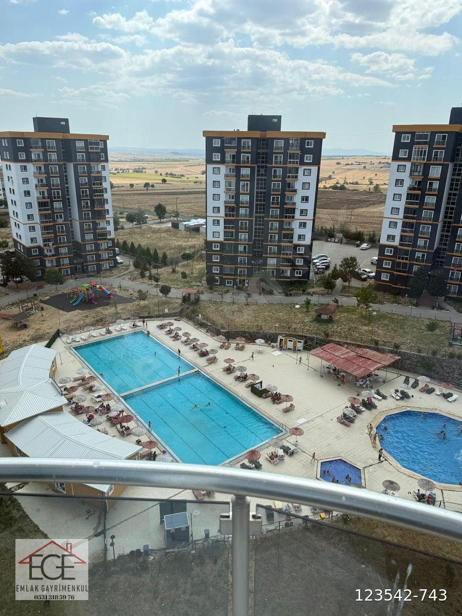 EGE EMLAKTAN HAVUZLU SİTEDE KİRALIK 2+1 DAİRE