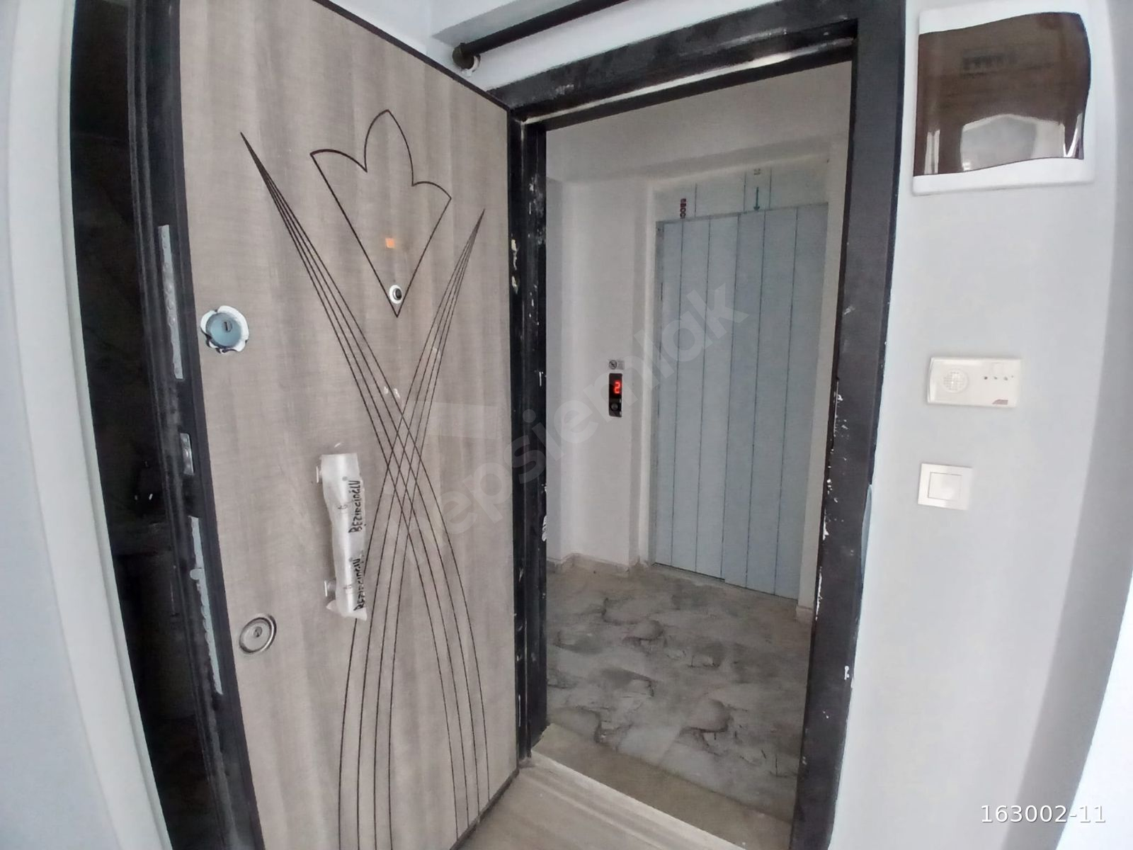 YAVUZ SULTAN SELİM CADDESİ OKULLAR BÖLGESİNDE SATILIK 2+1 DAİRE