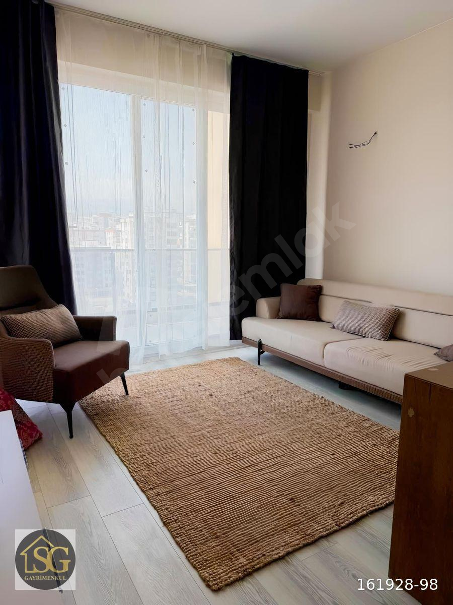 Havuzlu site içerisinde eşyalı kiralık 1+1 daire