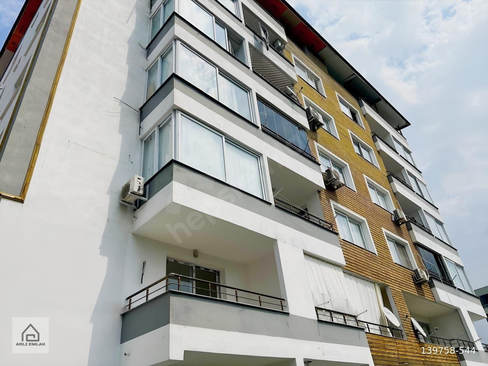 300 M2 DENİZ MANZARALI TERASLI 5+1 ÇİFT KİLERLİ DUBLEKS DAİRE