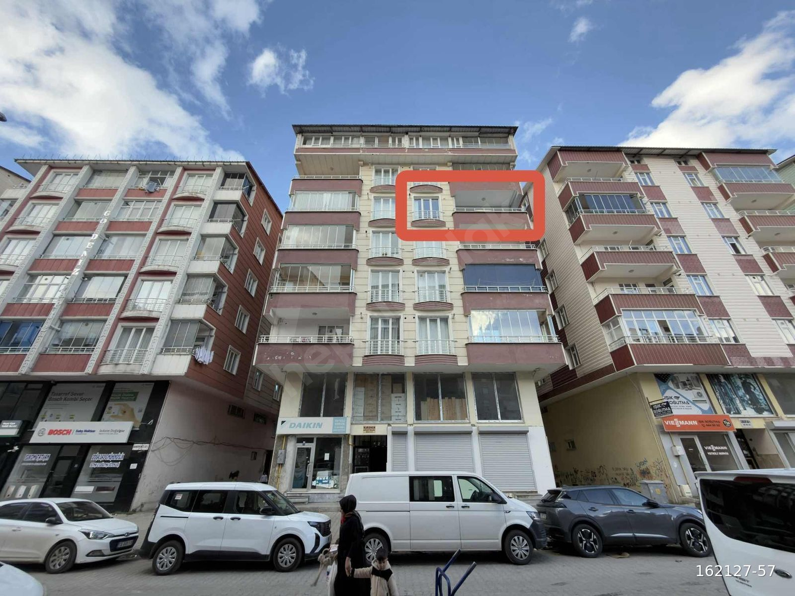 İÇİ YAPILI LÜX ARA KAT FERAH SATILIK DAİRE