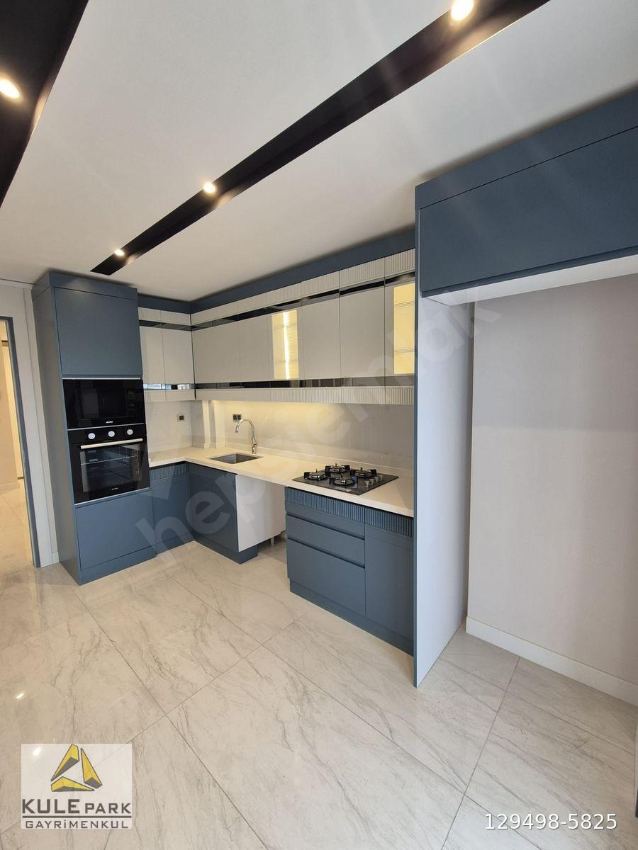 CADDE ÜZERİ 3+1 ULTRA LÜKS AZ KATLI YATAY MİMARİ KİRALIK DAİRE