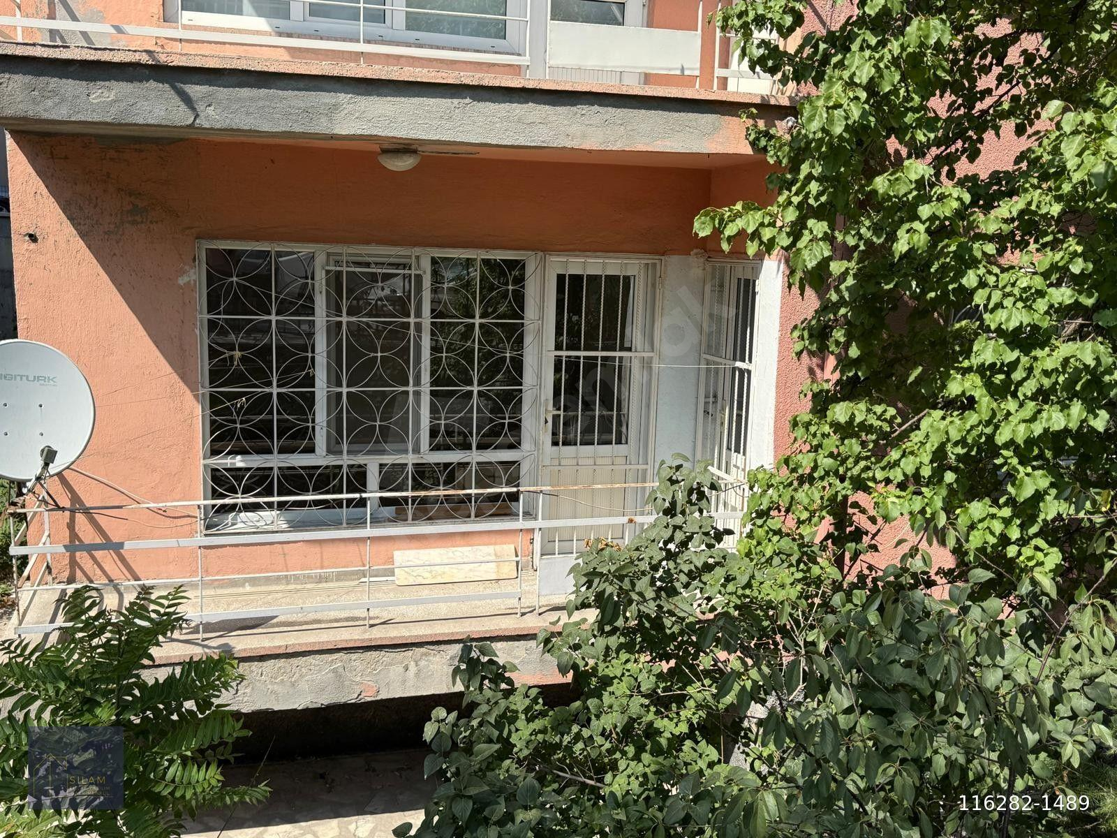 AFYON MERKEZ CUMHURİYET MAH. 3+1 SATILIK DAİRE