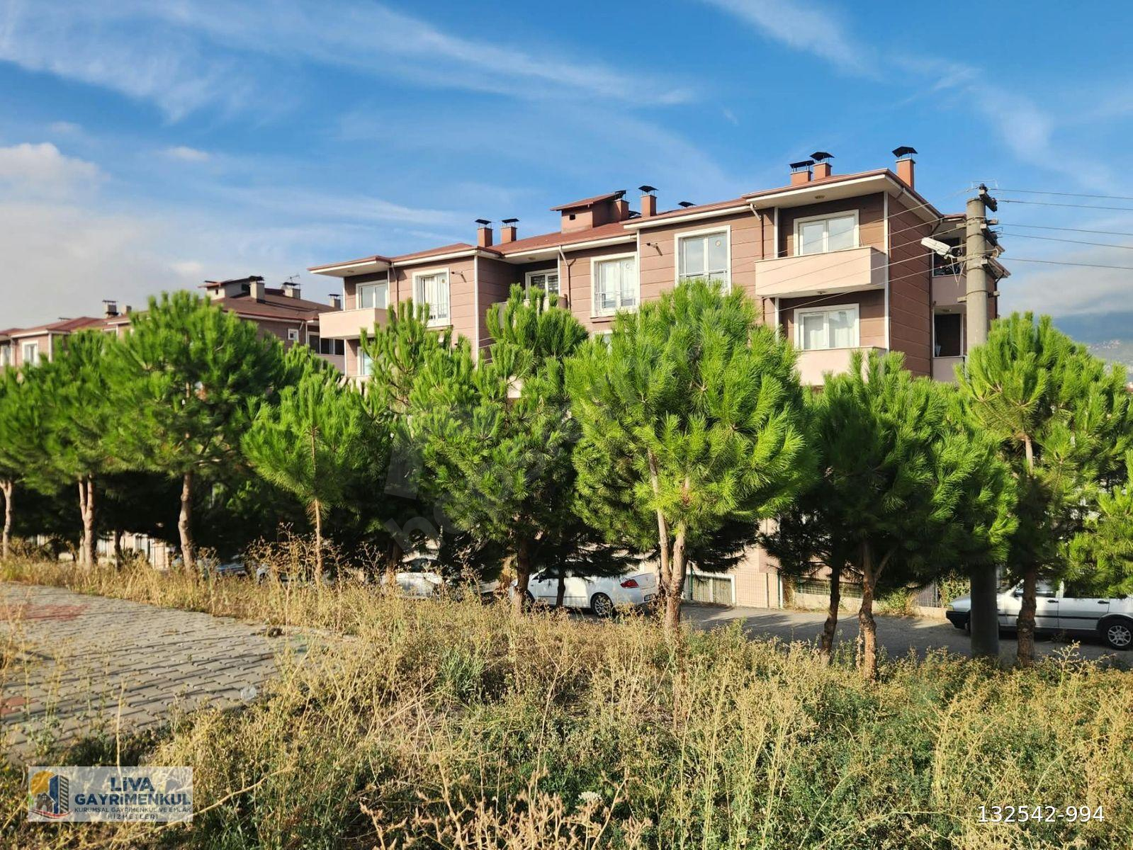 KARABÜK 100.YIL MAHALLESİNDE SATILIK MERKEZİ KONUMDA 1+1 DAİRE