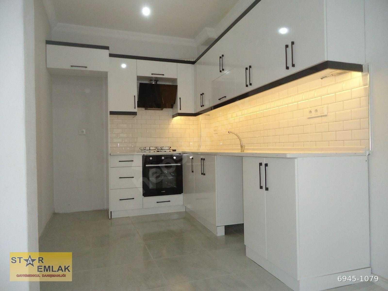 ÇOK ACİL SALİHLİ İSTASTONDA FERAH CADDESİNDE TADİLATLI 3+1 110M2 ARAKAT