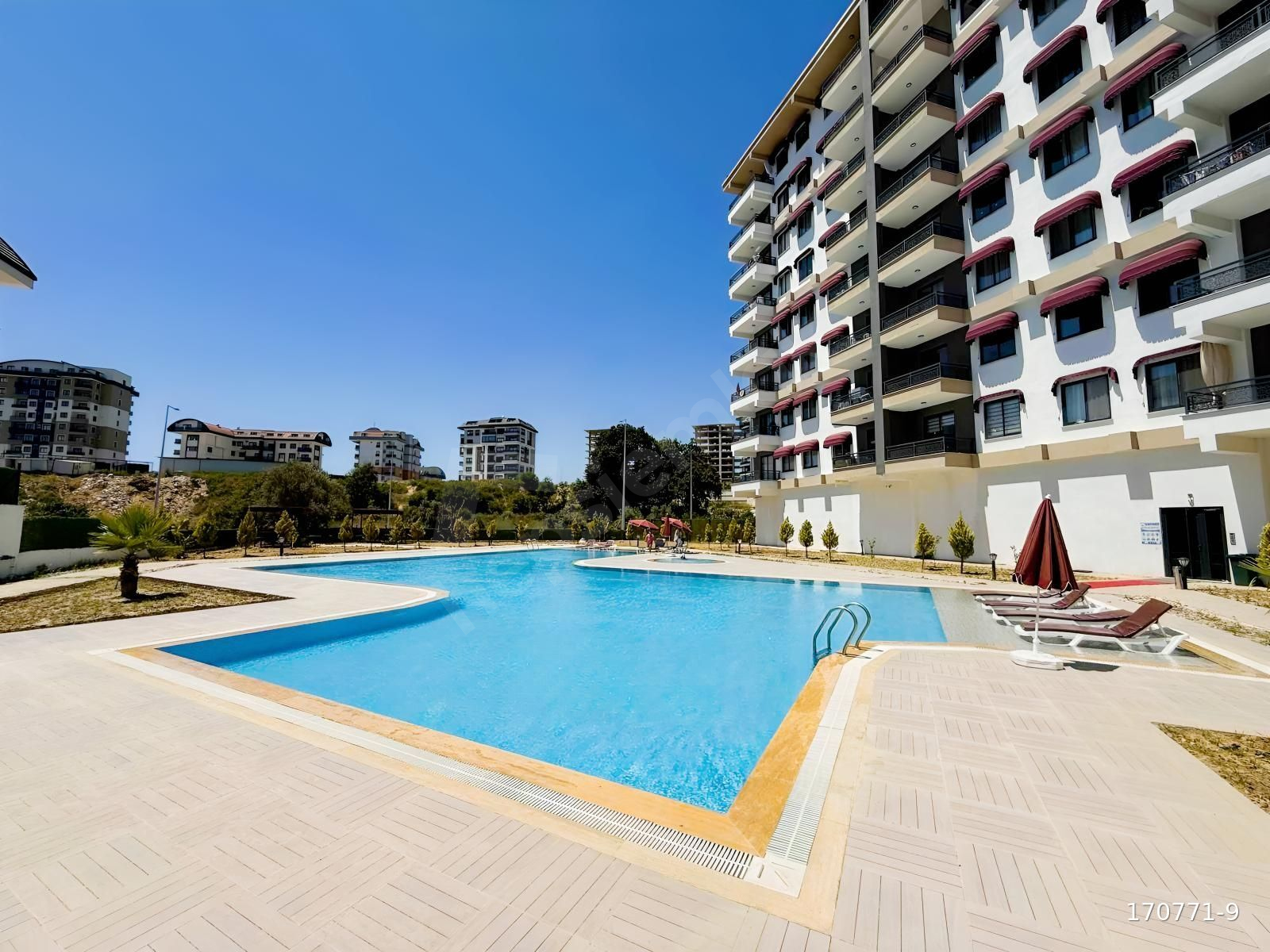BURÇ EMLAK "TAN ATATÜRK CADDESİNDE SATILIK DAİRE