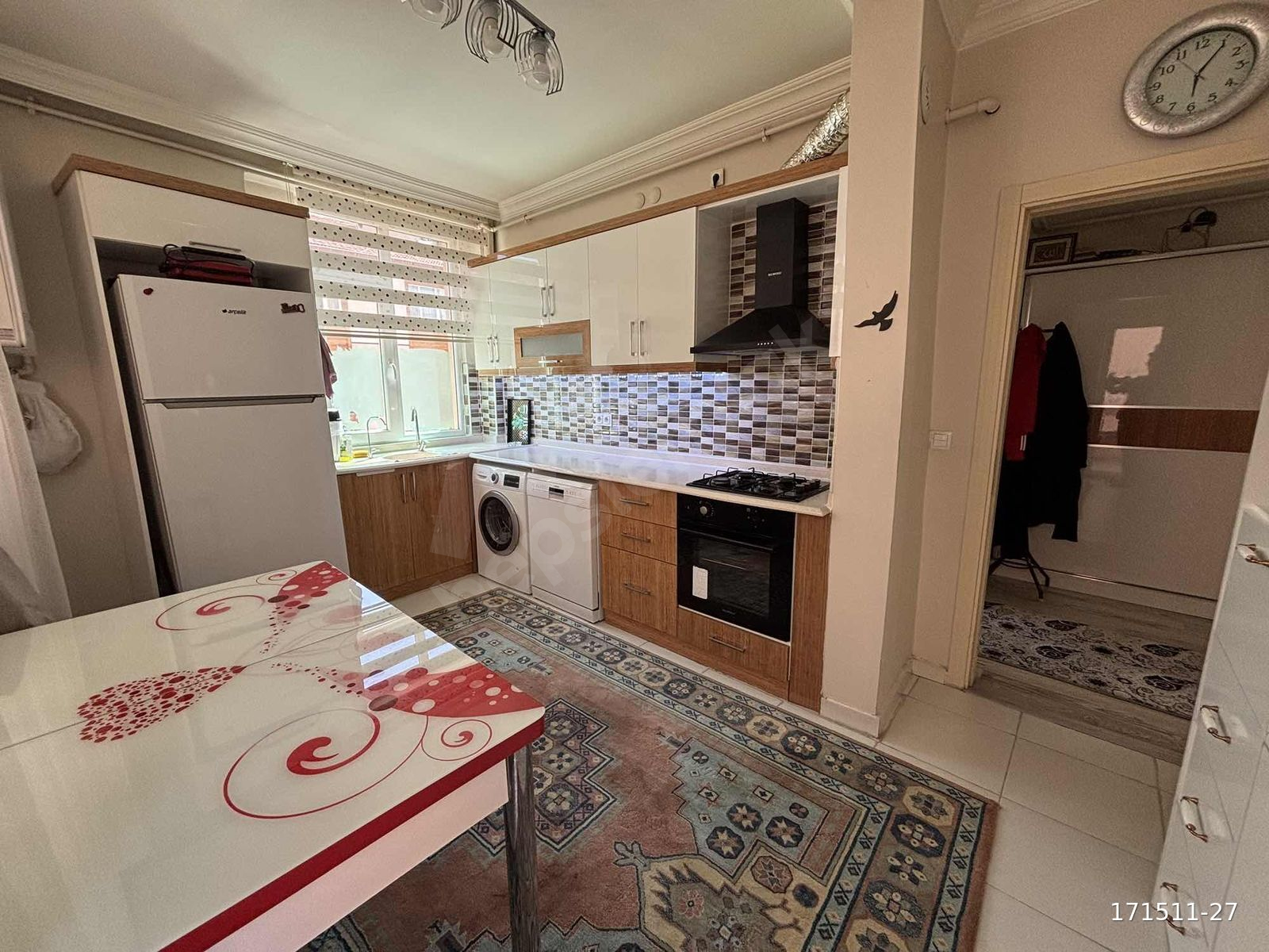 KEÇECİLERDE SATILIK 9 YAŞINDA ARAKAT ASANSÖRLÜ 3+1 BAKIMLI DAİRE