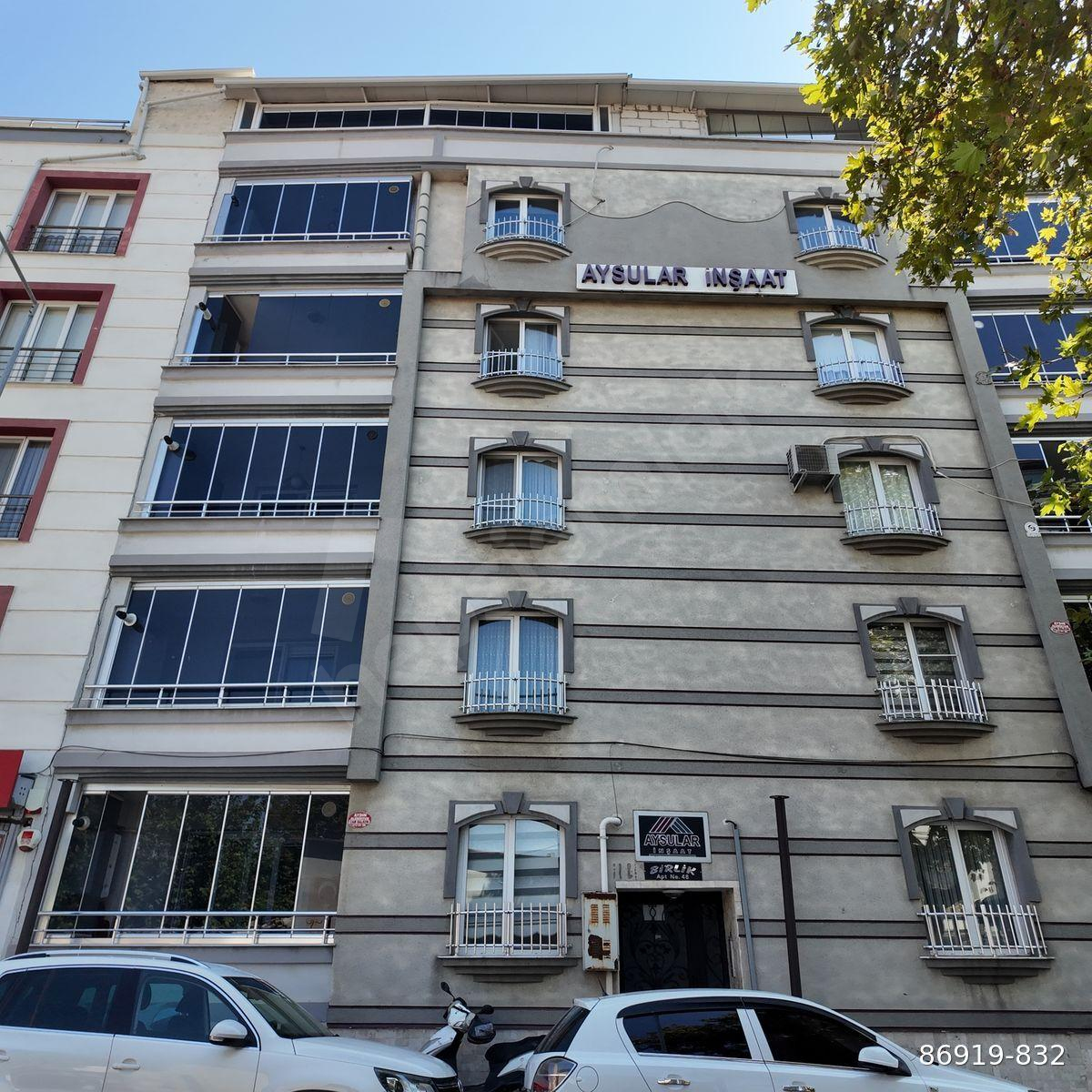 ÇARŞAMBA PAZARI CADDE ÜZERİ BAKIMLI ASANSÖRLÜ 270M2 6+1 DUBLEKS