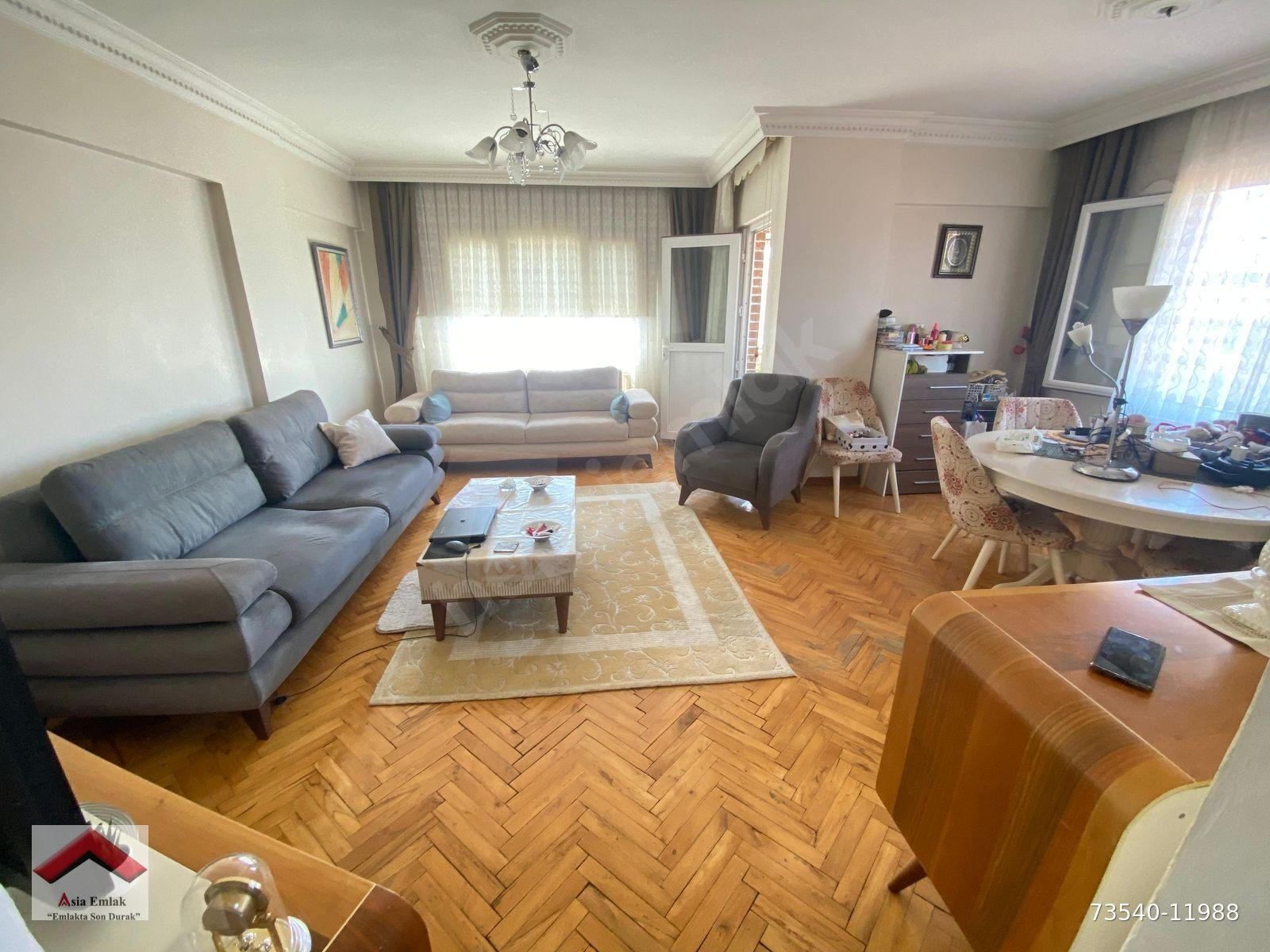 İÇERENKÖY'DE ÖNÜ AÇIK 3+1 ÇİFT WC BALKONLU SATILIK DAİRE