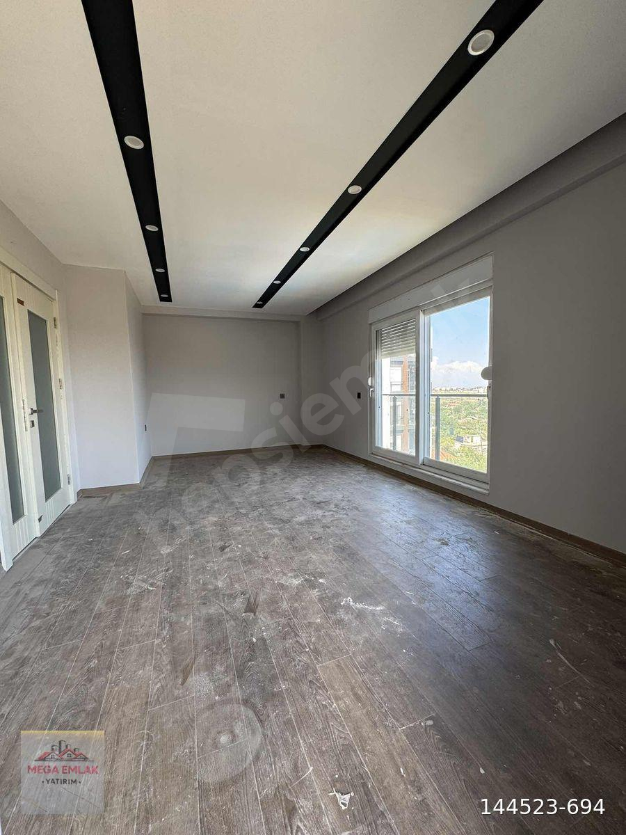 HABİBLERDE HAVUZLU SİTEDE ARAKAT 2+1 SATILIK DAİRE
