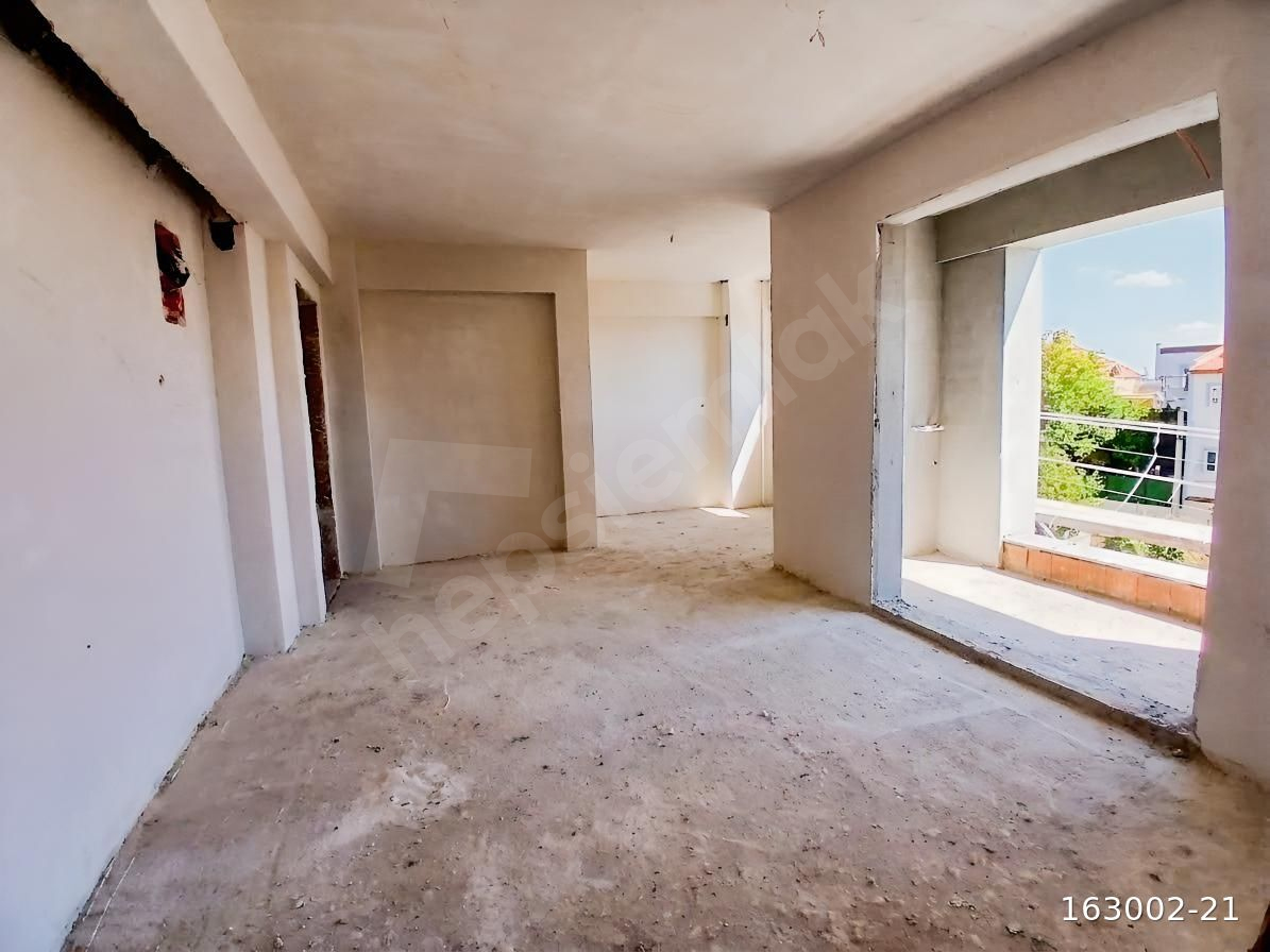 DİKİLİTAŞ KAYA CAMİ YAKINI SATILIK 1+1 SIFIR APARTLAR