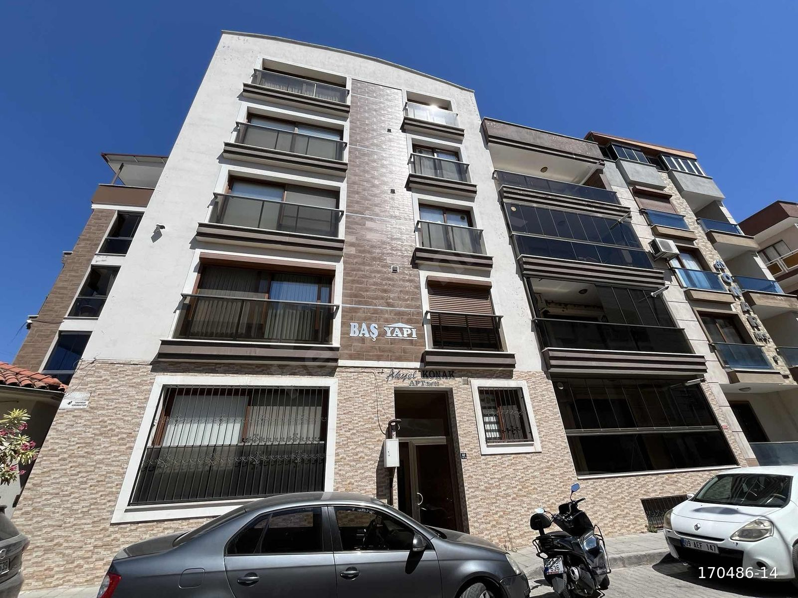 ATAKENT EMLAK'DAN ÇARŞININ GÖBEĞİNDE LÜKS GENİŞ SATILIK DAİRE