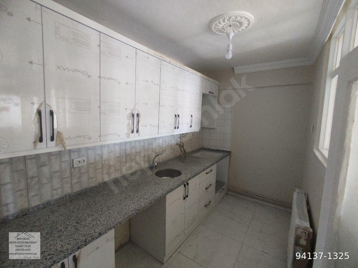 Akhisar Atatürk Mahallesi'nde 2+1 Kiralık Daire