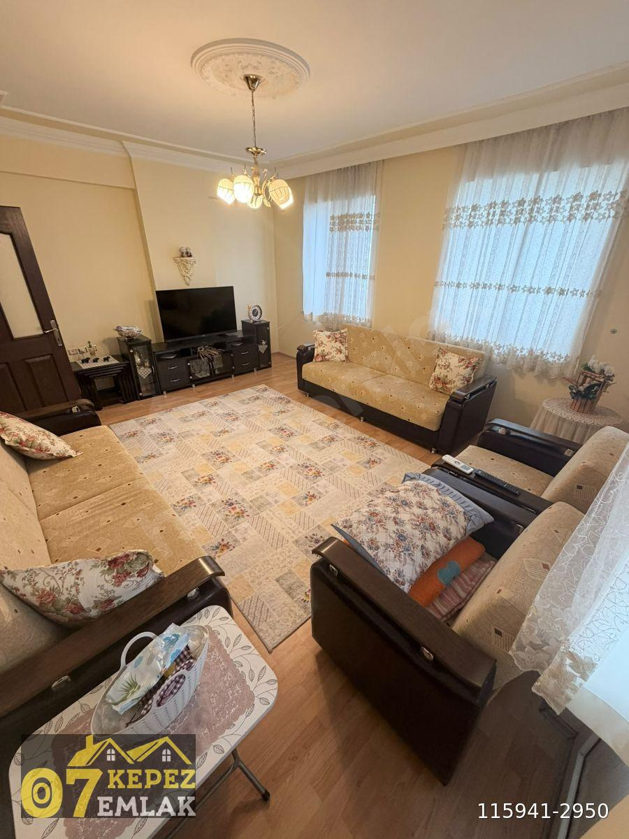 DÖŞEMEALTI YENİKÖYDE SİTE İÇİNDE 3+1 ARAKAT GENİŞ DAİRE