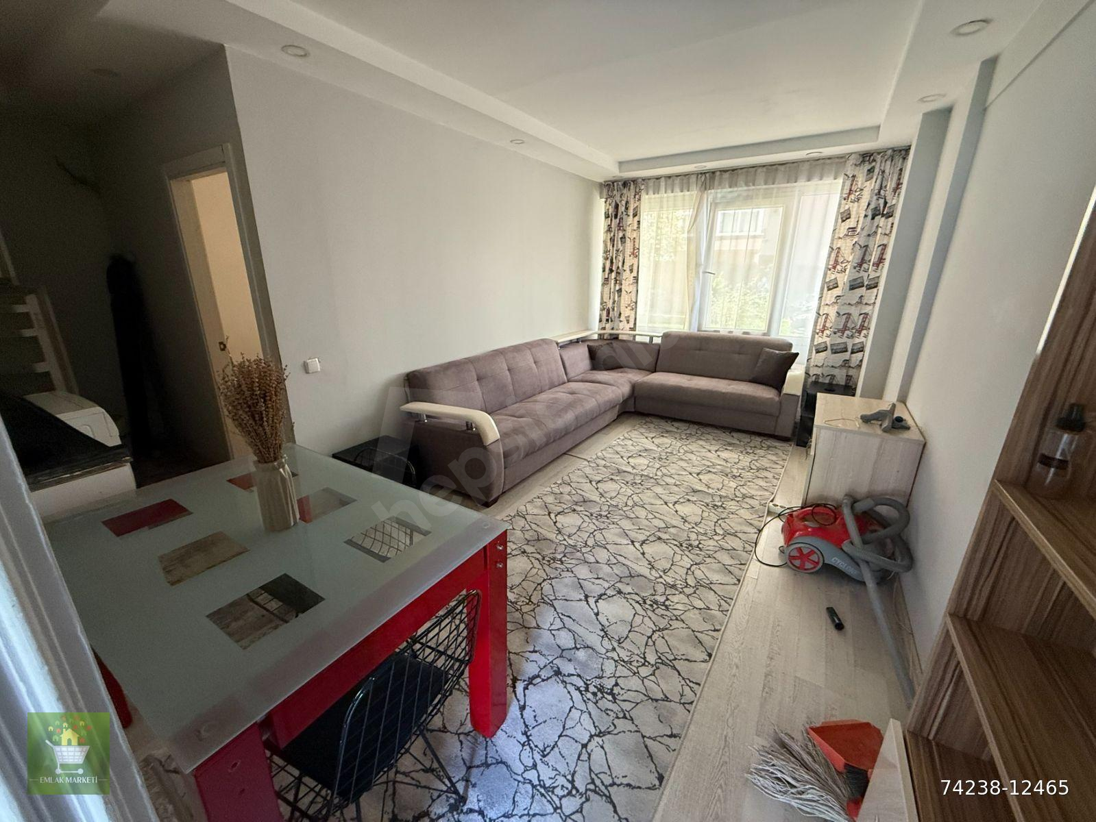 MEYDANKAVAĞINDA SİTE İÇİ MÜSTAKİL TADINDA SATILIK 1+1