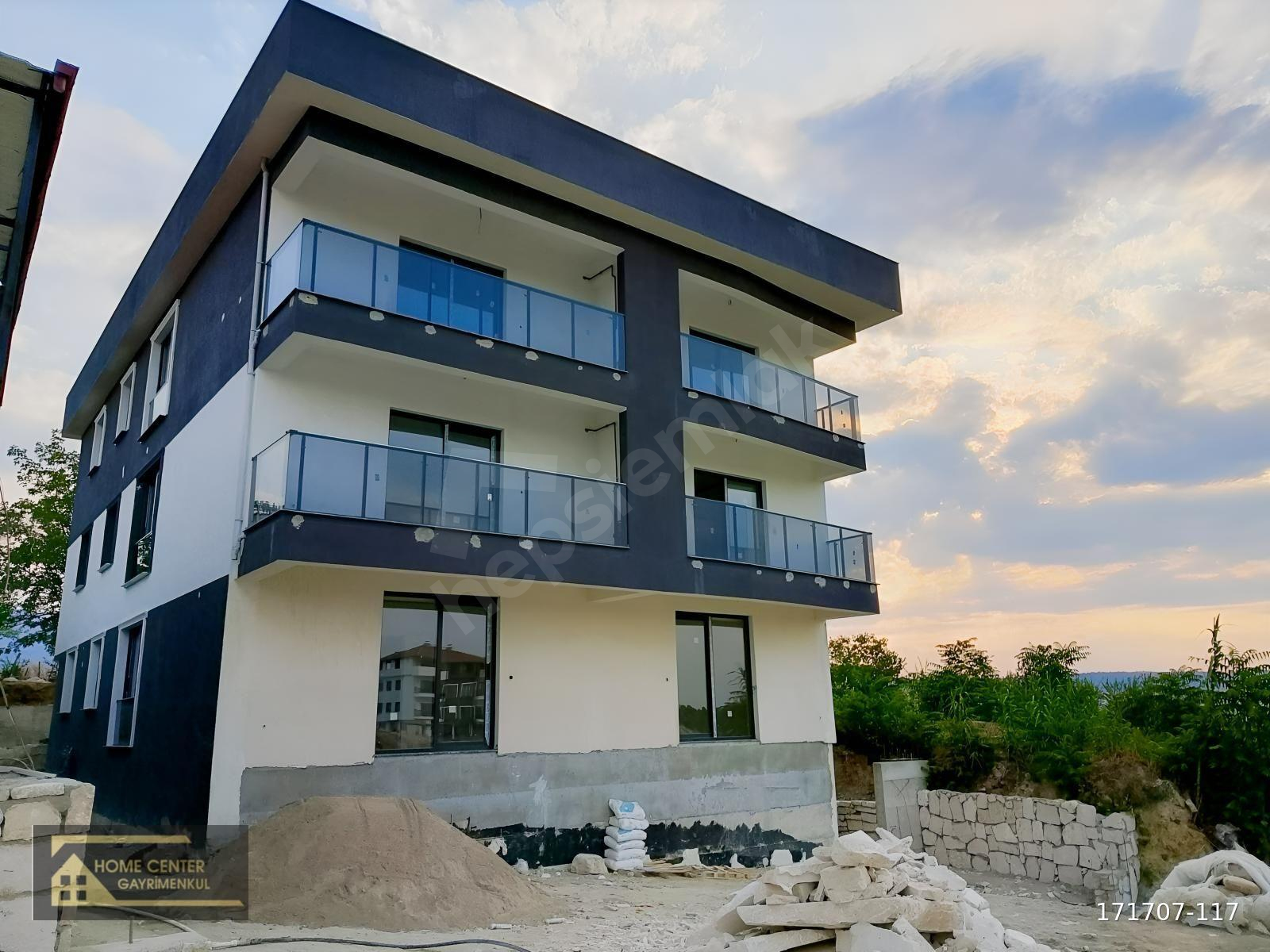 DENİZLİ HACIEYÜPLÜDE SATILIK 2+1 DAİRE