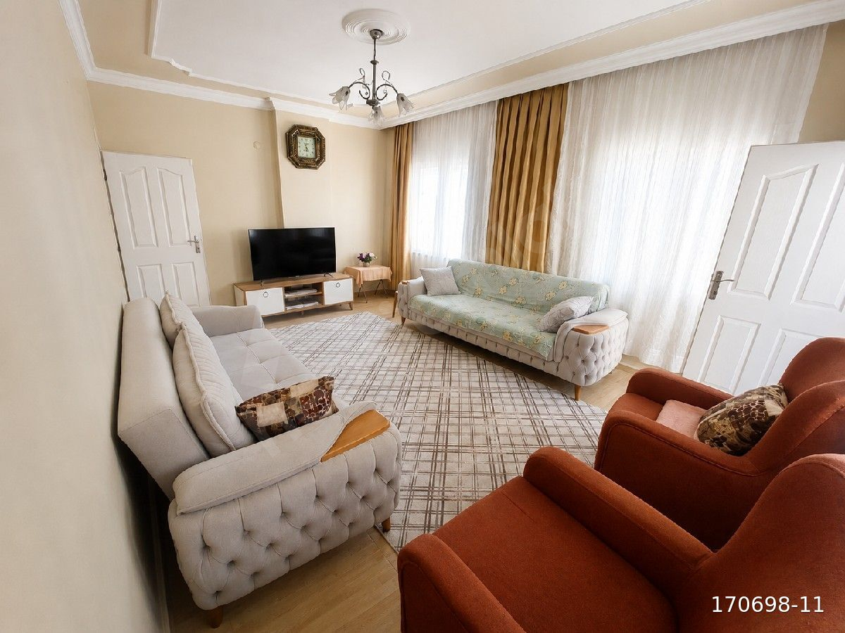 ÖĞRETMENLER MAHALLESİNDE 3+1 BAĞIMSIZ MUTFAK EMİNEVİME UYGUN SATILIK DAİRE
