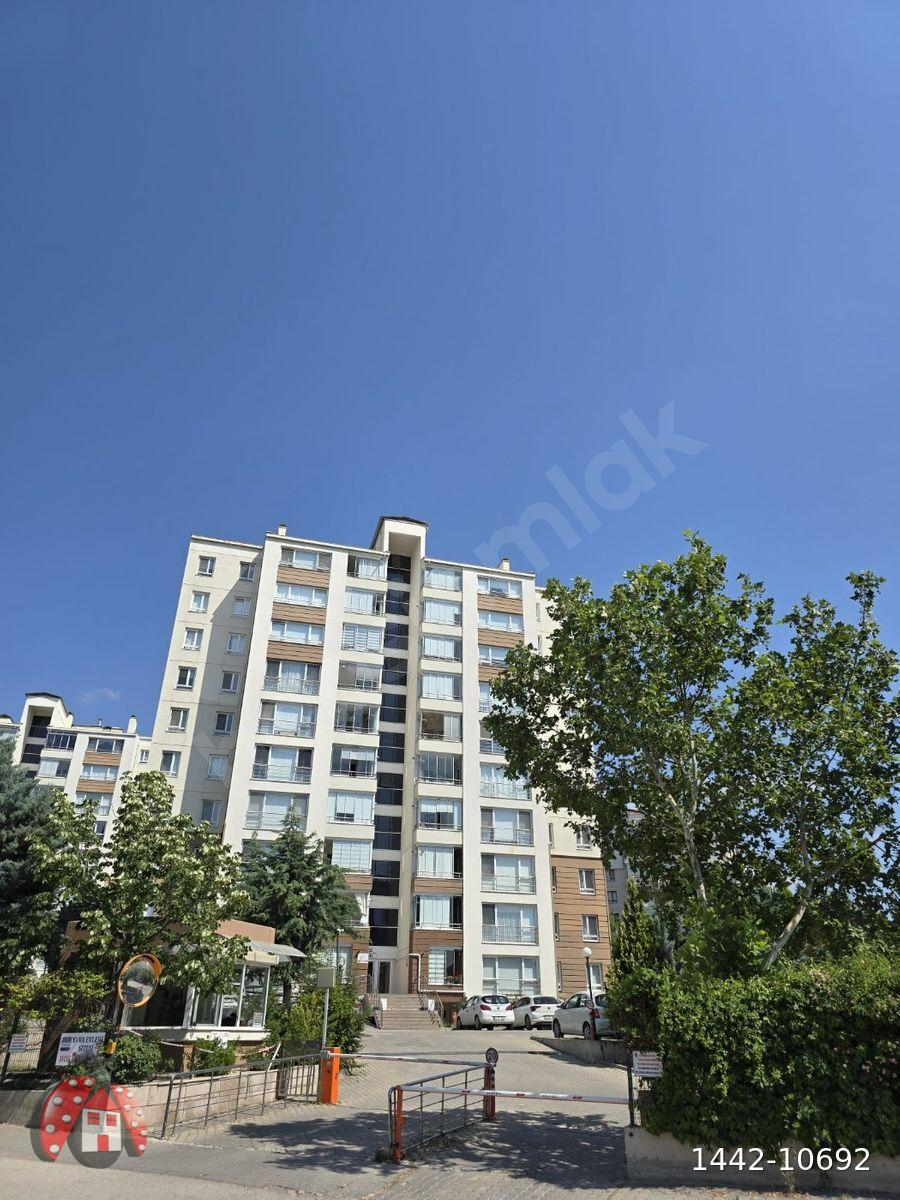 ÖZCAN EMLAK FARKIYLA GÜVENLİKLİ BAKIMLI ÖNÜ AÇIK 4+1