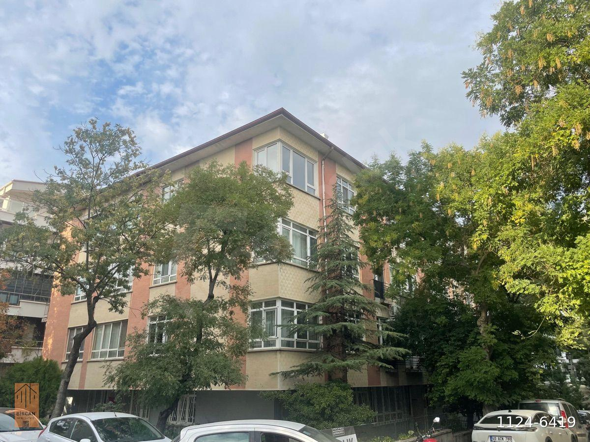 BAHÇELİEVLER 67.SK(ESKİ 24.SK) DA 3.KAT 3+1 110m² YAPILI BOYA BADANALI MERKEZİ SİSTEMLİ DAİRE