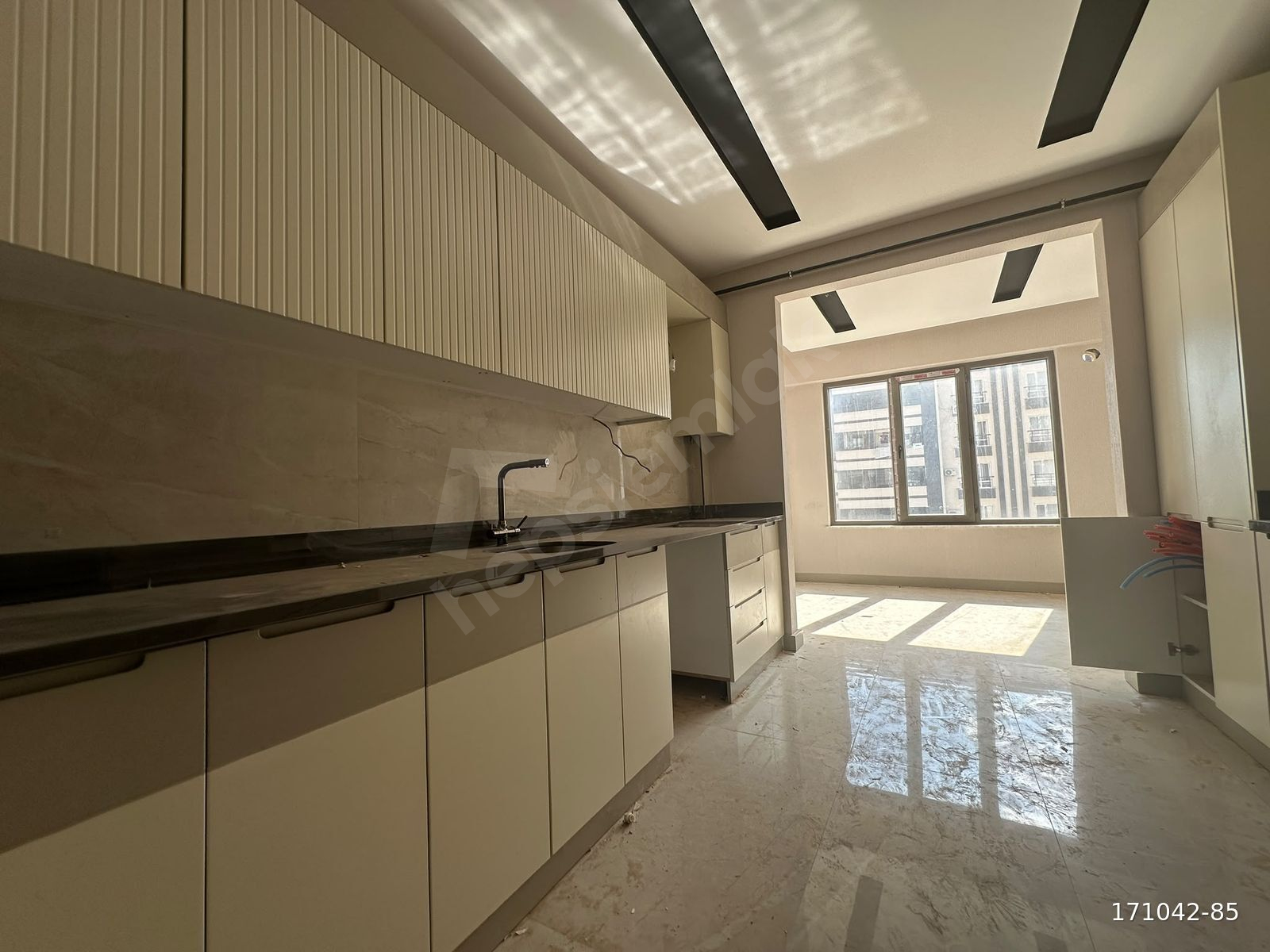 MEGA DAN BELKIZ TRAFİK PARKINA YAKIN SATILIK 3,5+1 DAİRE