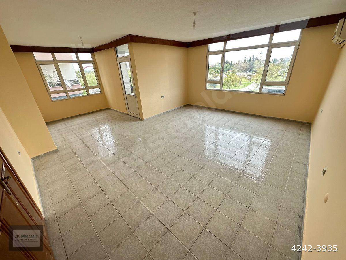 REŞATBEY’de FUZULİ CADDESİ ÜZERİNDE KİRALIK 4+1 PARK MANZARALI TEMİZ DAİRE !!!