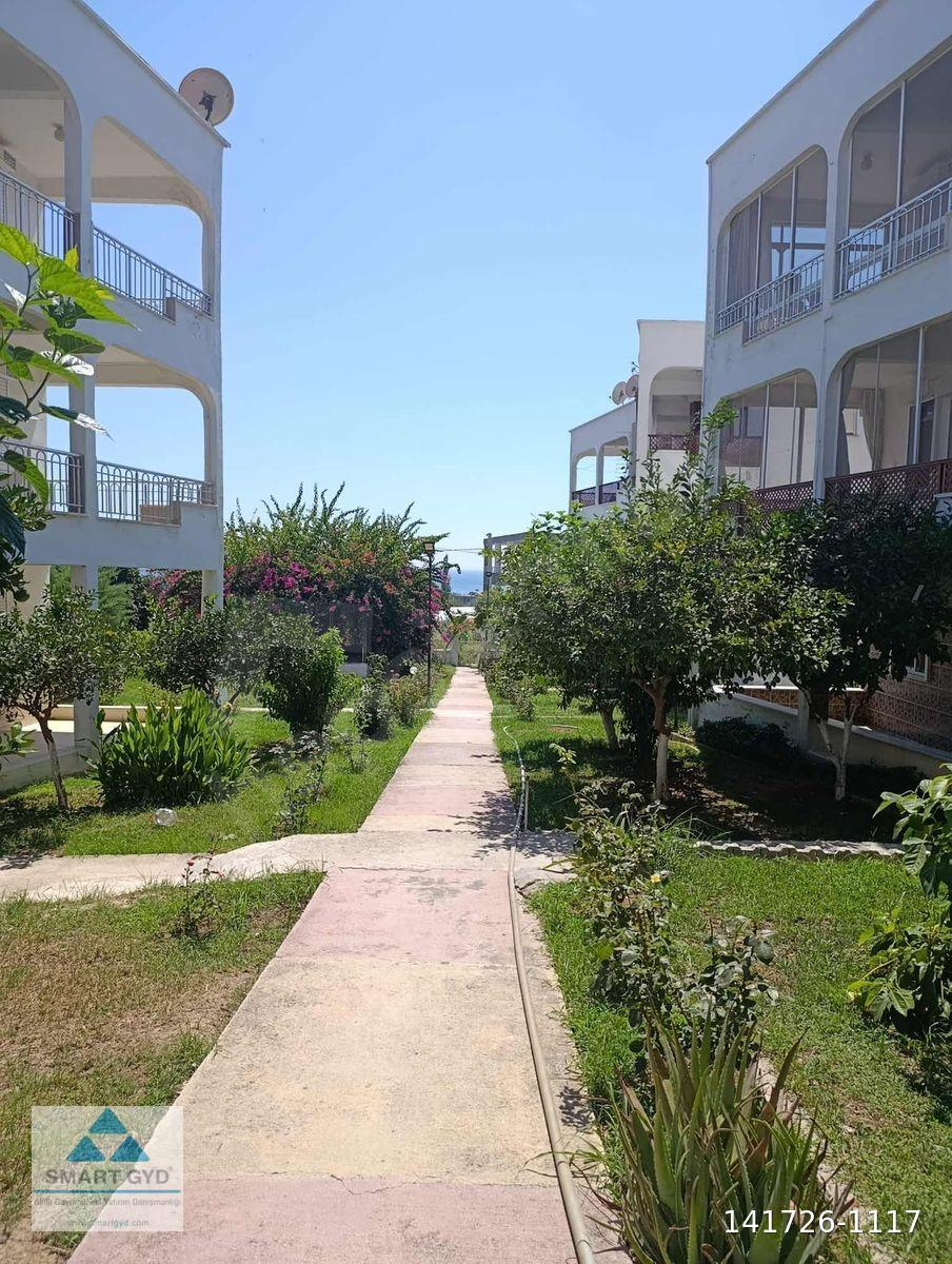 MERSİN ANAMURDA DENİZE 100 METRE MESAFEDE SİTE İÇİNDE YAZLIK