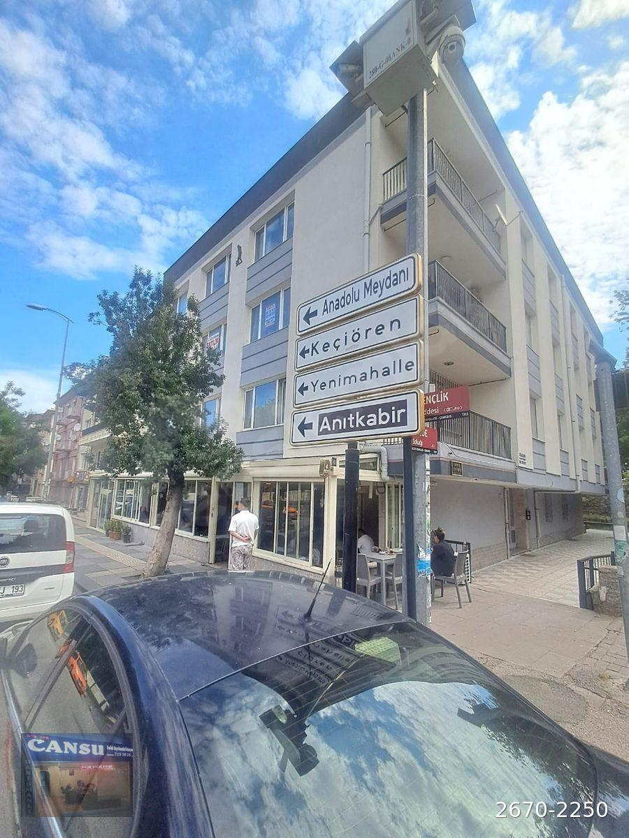 GENÇLİK CADDE ÜZERİNDE KÖŞE BAŞI ANITKABİR KARŞISI 3+1 SATILIK DAİRE