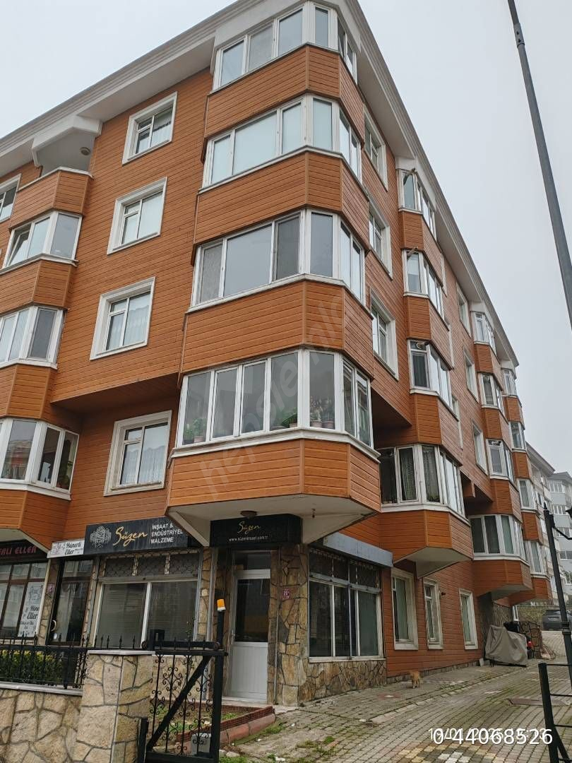 Paşakonak'ta Aile Sitesinde Zeminde daire